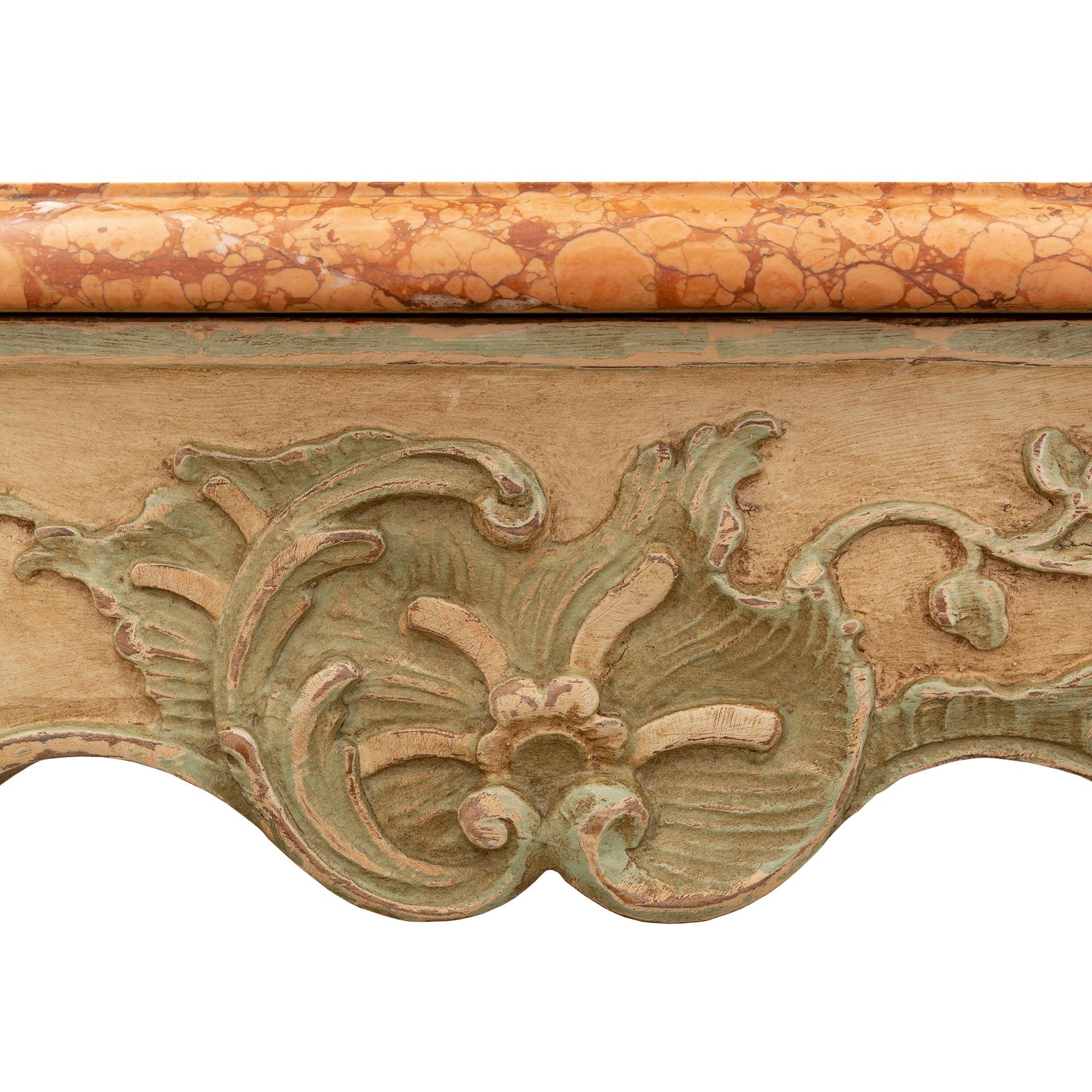 Konsole aus patiniertem Holz und Marmor aus der Louis XV.-Periode des 18. Jahrhunderts (18. Jahrhundert und früher) im Angebot