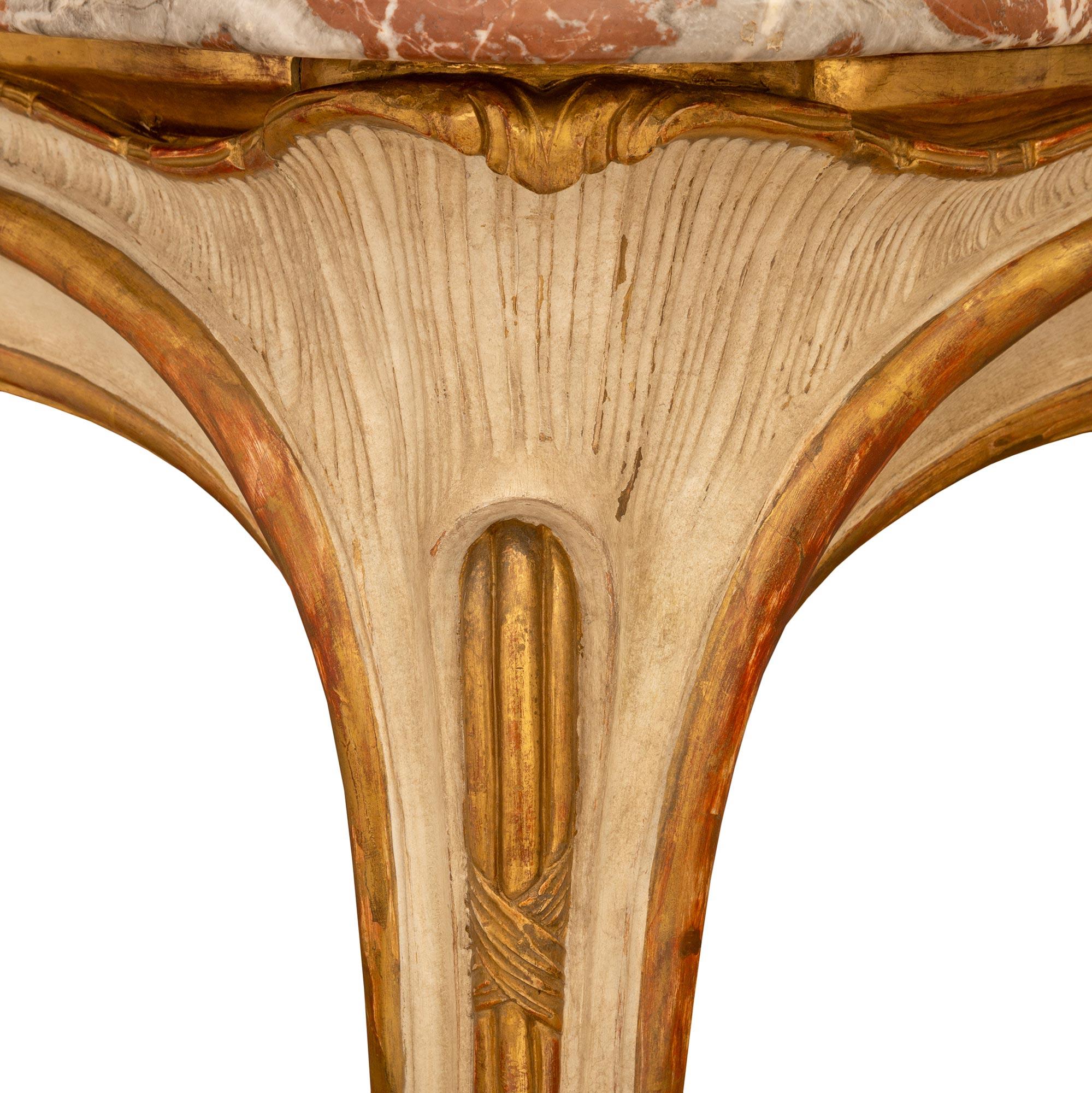 Konsole aus patiniertem Holz, vergoldetem Holz und Marmor aus der Louis-XV-Periode des 18. Jahrhunderts im Angebot 2
