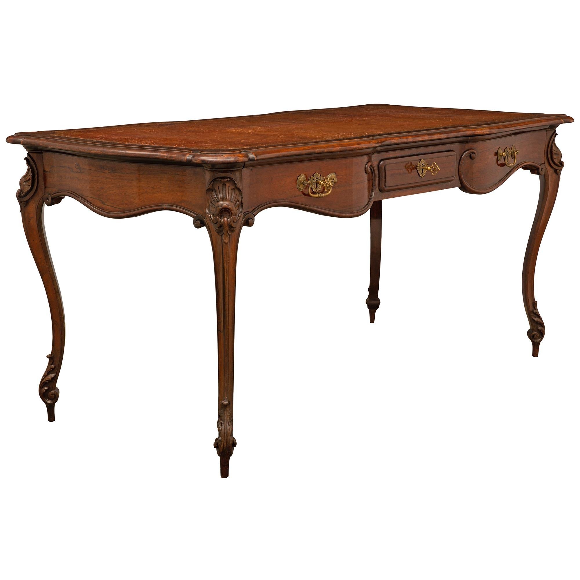 French 18th Century Louis XV Period Rosewood And Bronze Desk In Good Condition For Sale In West Palm Beach, FL