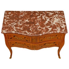 Commode bombée à trois tiroirs d'époque Louis XV du 18ème siècle