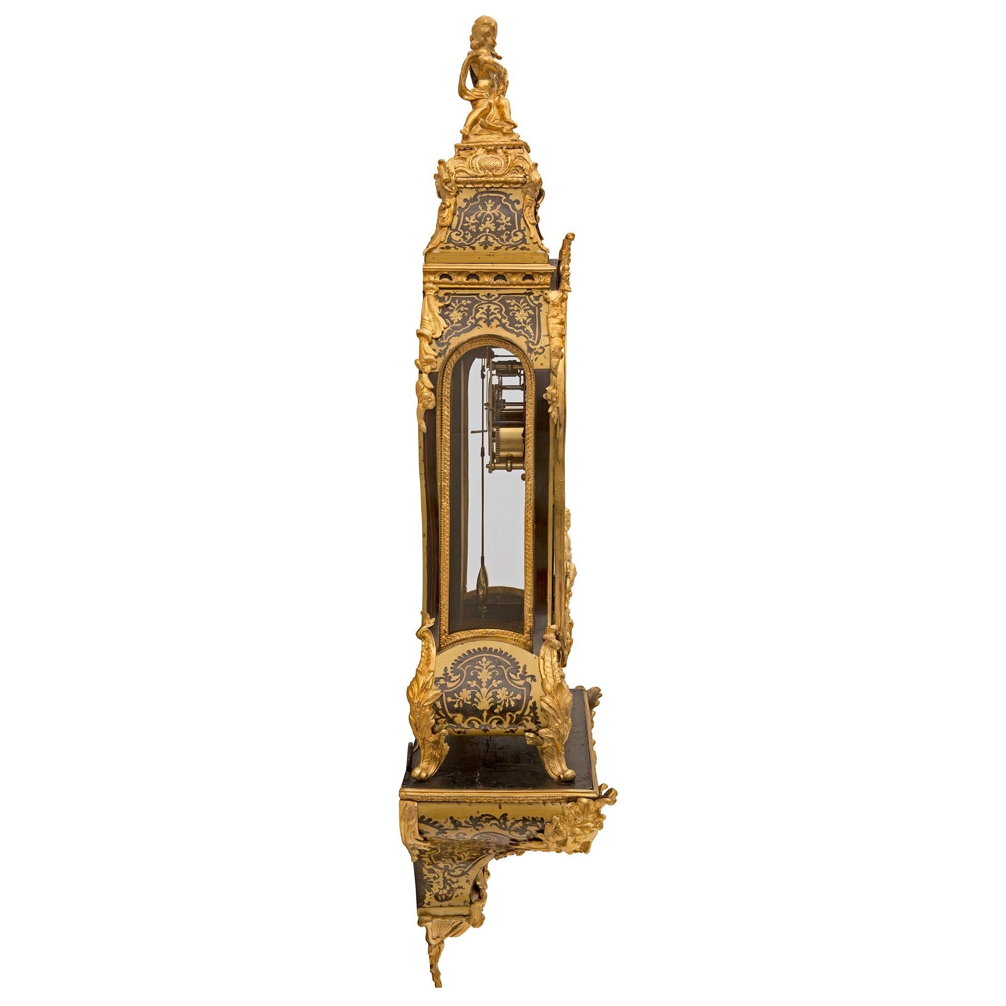 French 18th Century Louis XV Period Tortoiseshell and Ormolu Boulle Cartel Clock In Good Condition For Sale In West Palm Beach, FL