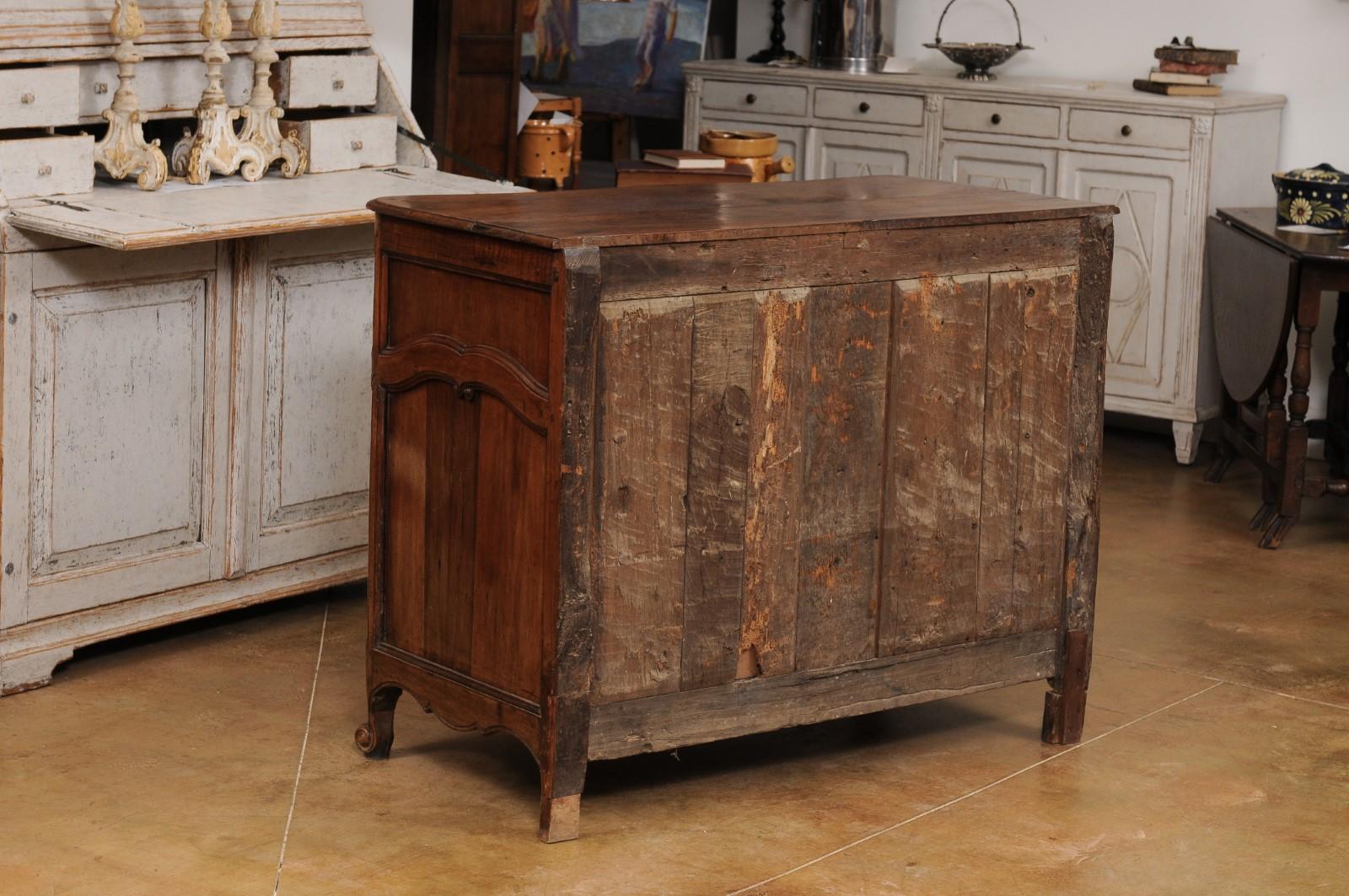 French 18th Century Louis XV Period Walnut Buffet with Carved Scrolling Motifs For Sale 4