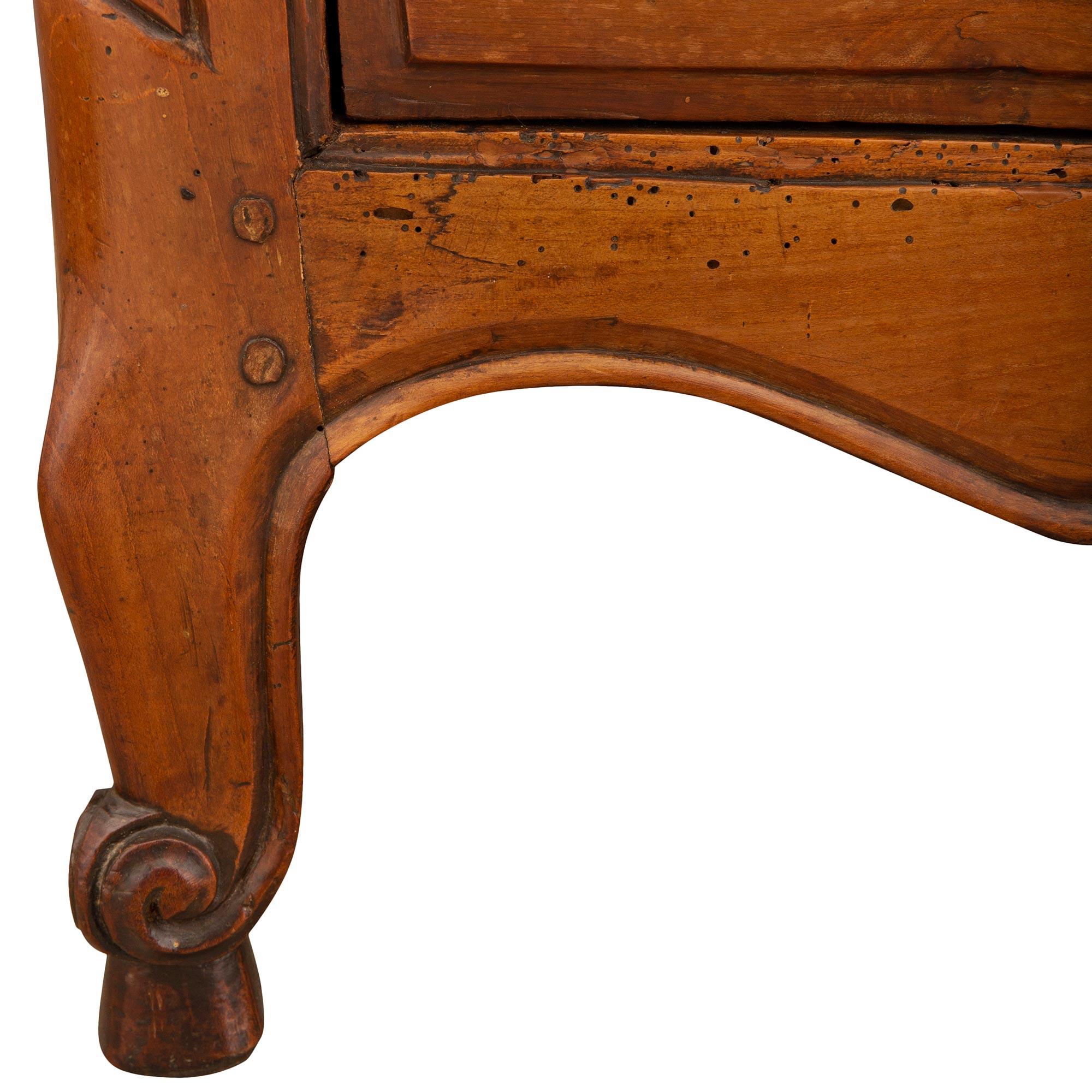 French 18th Century Louis XV Period Walnut Commode Bordelaise For Sale 7