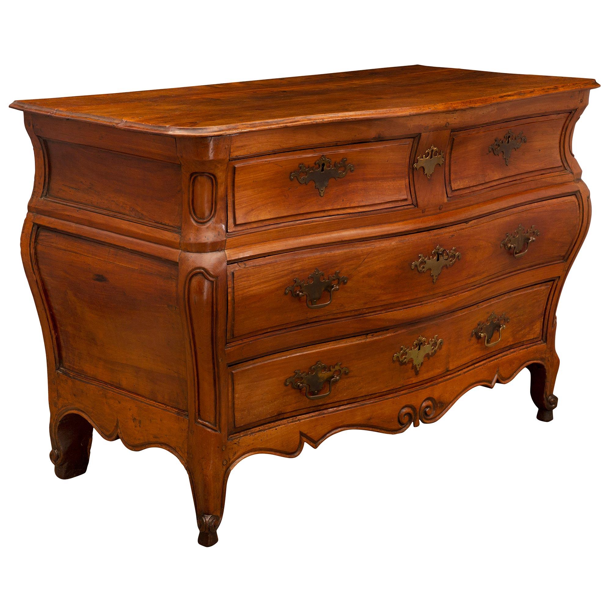 French 18th Century Louis XV Period Walnut Commode Bordelaise In Good Condition For Sale In West Palm Beach, FL