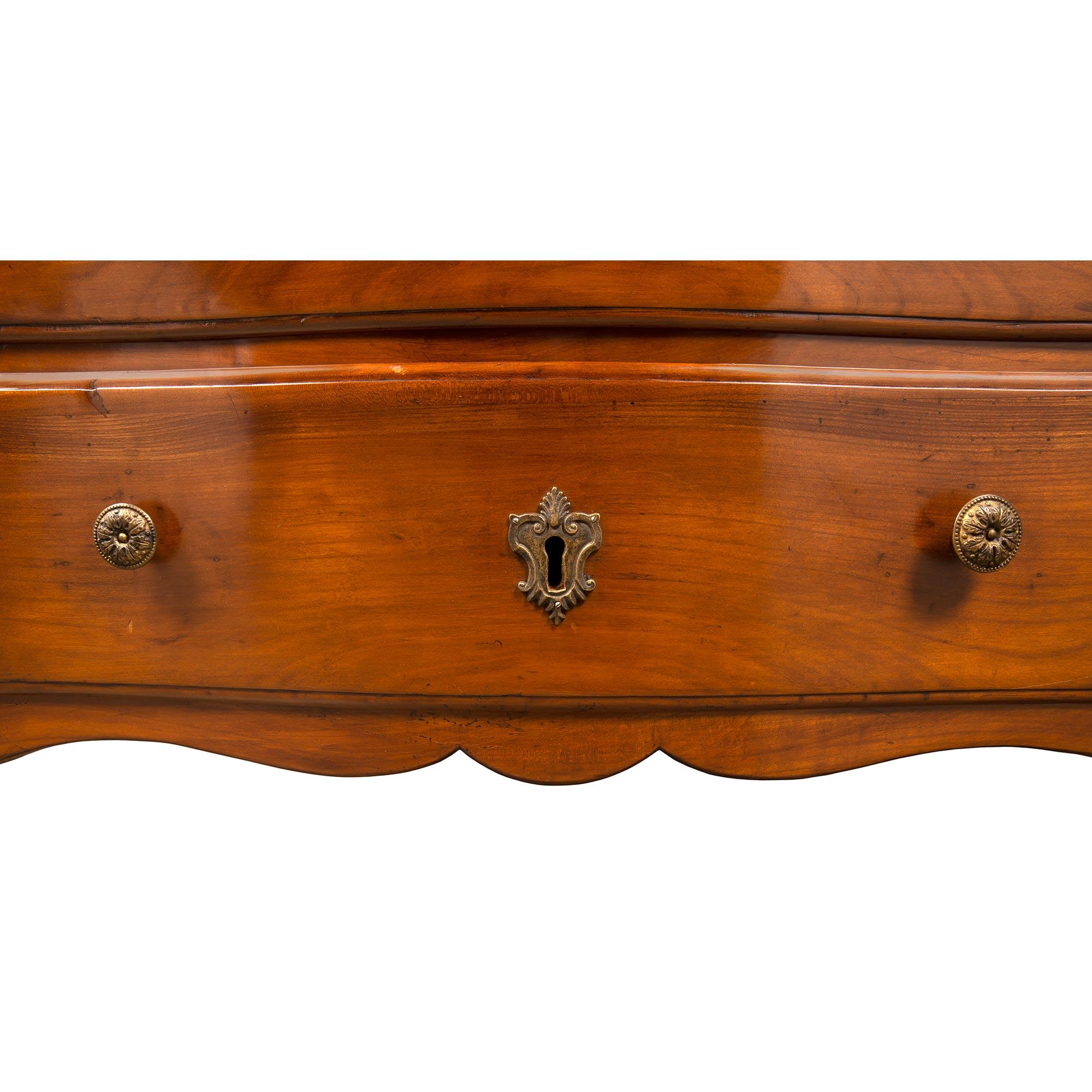 French 18th Century Louis XV Period Walnut Petite Commode Bordelaise For Sale 5