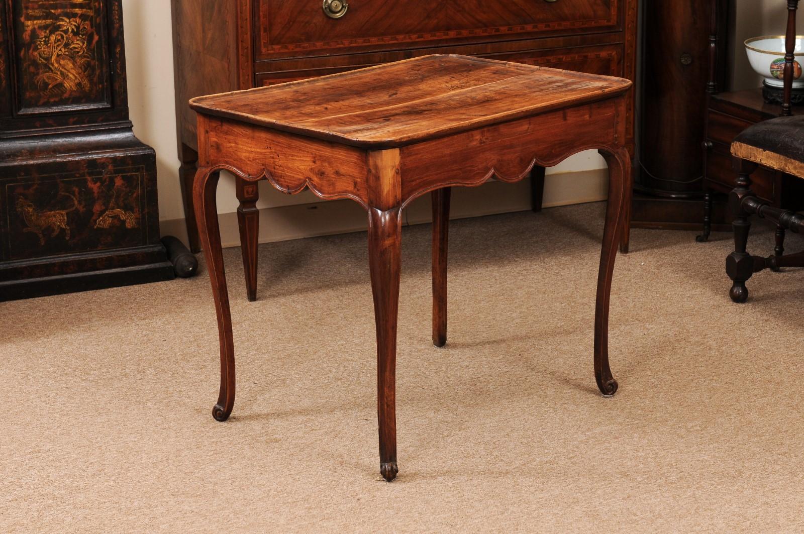 French 18th Century Louis XV Side Table with Dish Top, drawer & Cabriole Legs 7