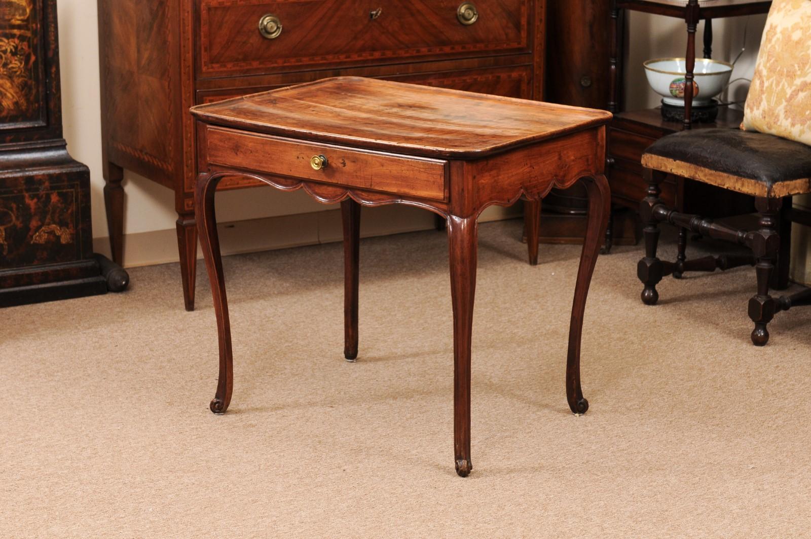 French 18th Century Louis XV Side Table with Dish Top, drawer & Cabriole Legs 9