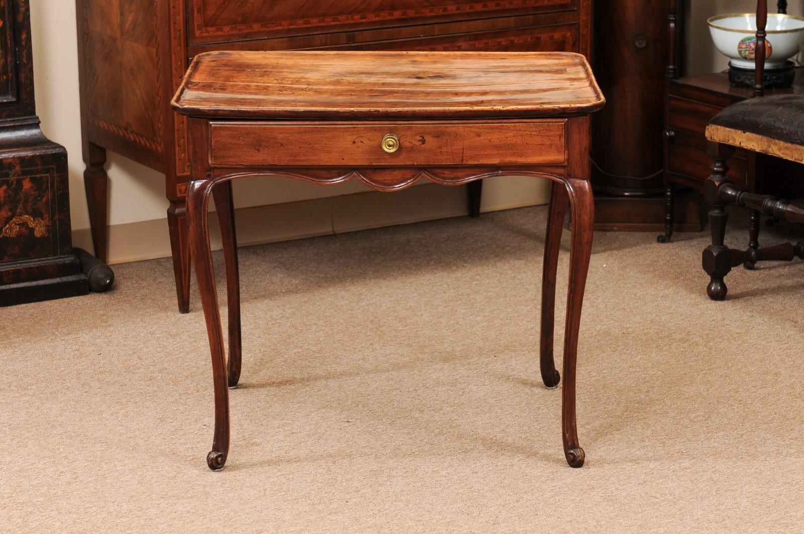 French 18th Century Louis XV Side Table with Dish Top, drawer & Cabriole Legs 10
