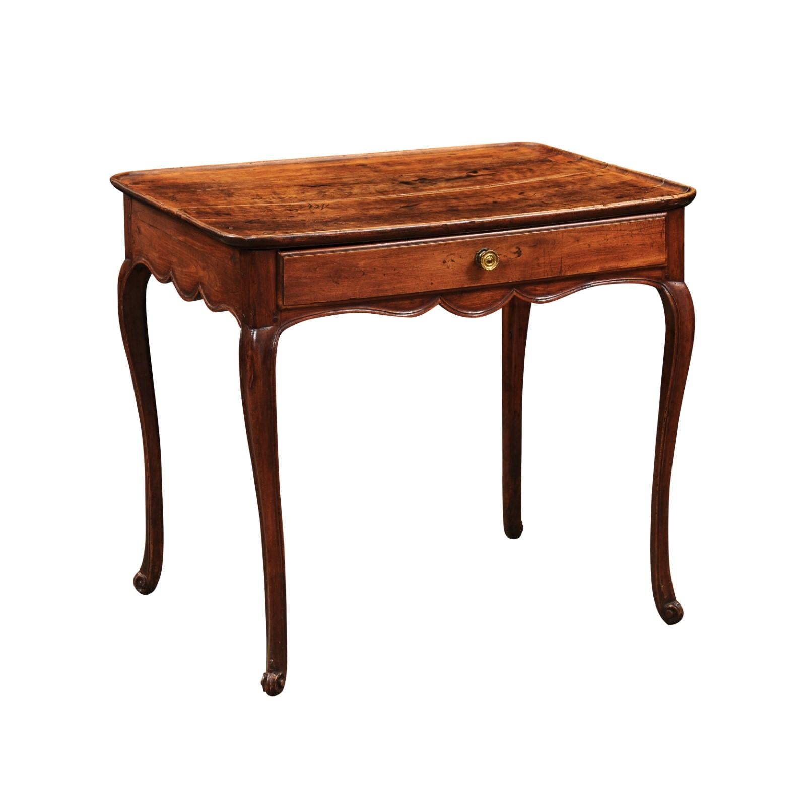 French 18th Century Louis XV Side Table with Dish Top, drawer & Cabriole Legs In Good Condition In Atlanta, GA