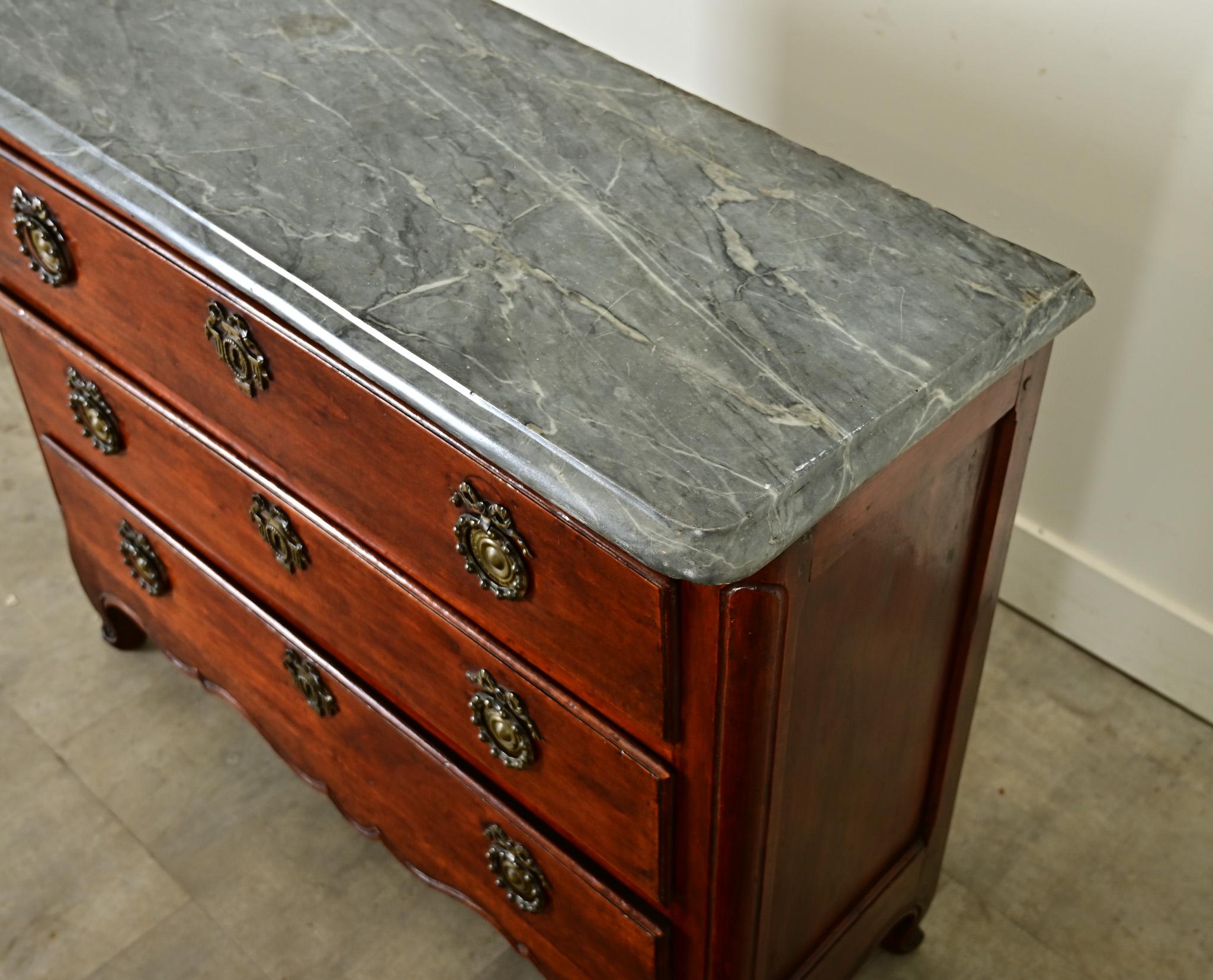 French 18th Century Louis XV Style Commode 2