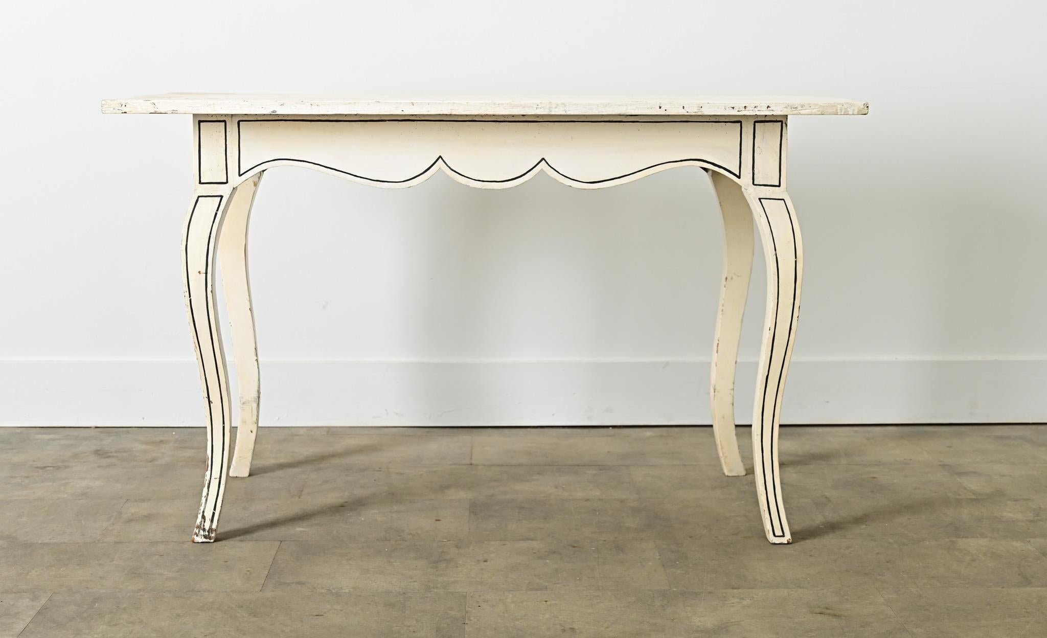 Bureau peint de style Louis XV du 18ème siècle en vente 4