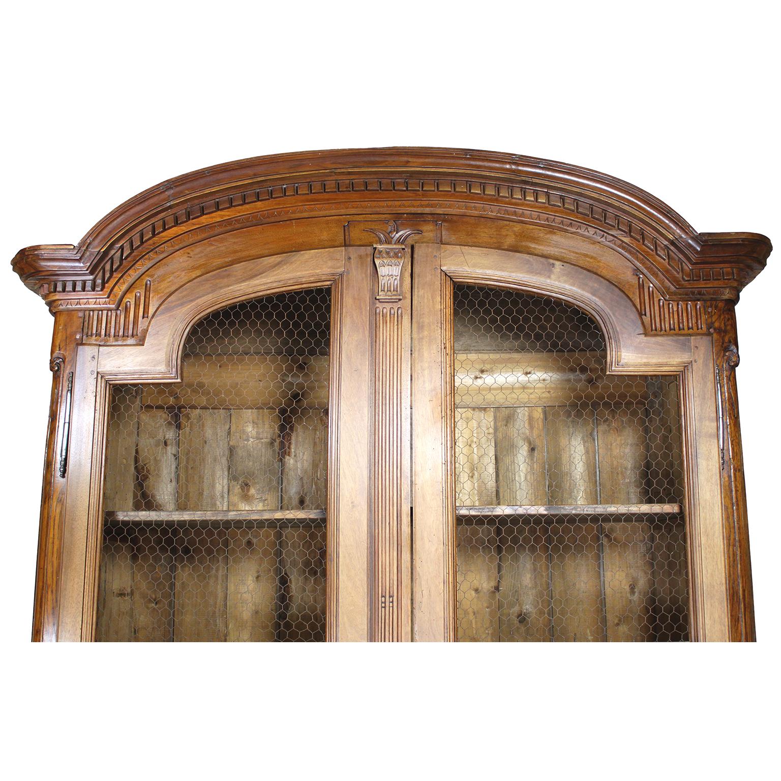 French 18th Century Louis XV Style Provincial - Country French Armoire Bookcase In Good Condition For Sale In Los Angeles, CA