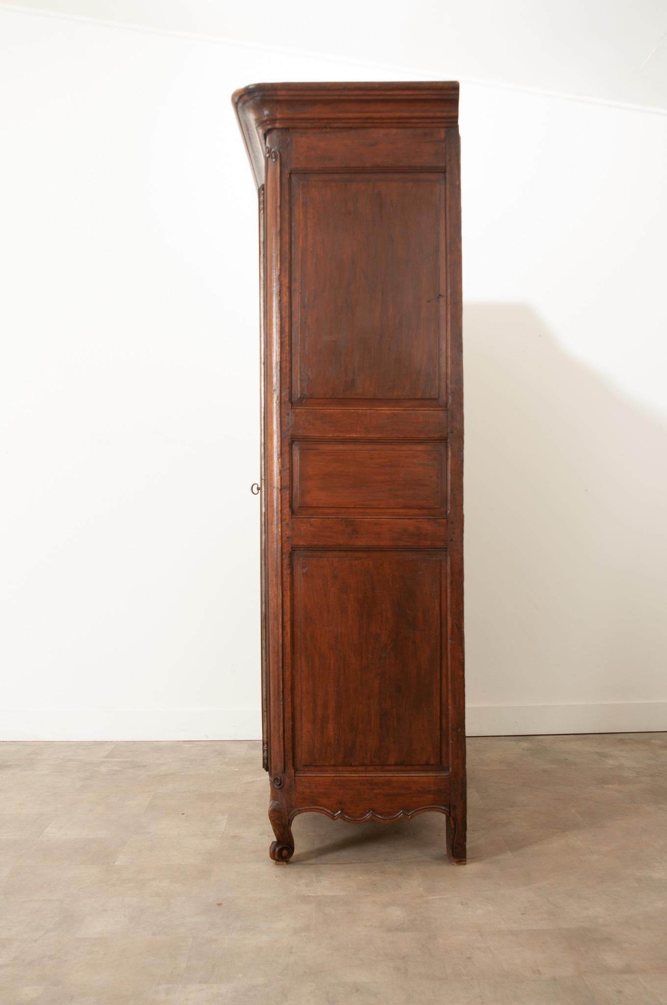 French 18th Century Louis XV Style Solid Oak Armoire For Sale 5