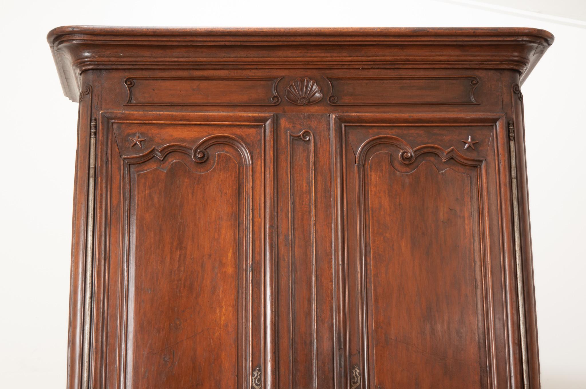 French 18th Century Louis XV Style Solid Oak Armoire In Good Condition For Sale In Baton Rouge, LA