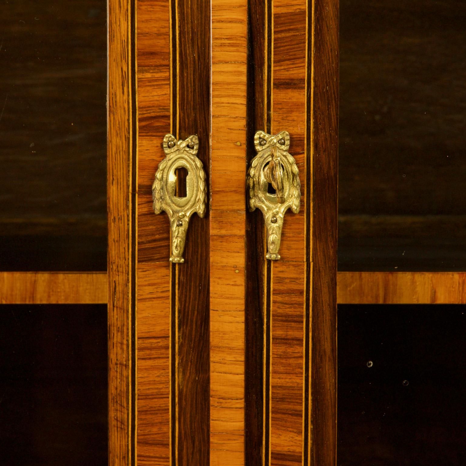 French 18th Century Louis XV Transition Period Cube Marquetry Vitrine or Library For Sale 3