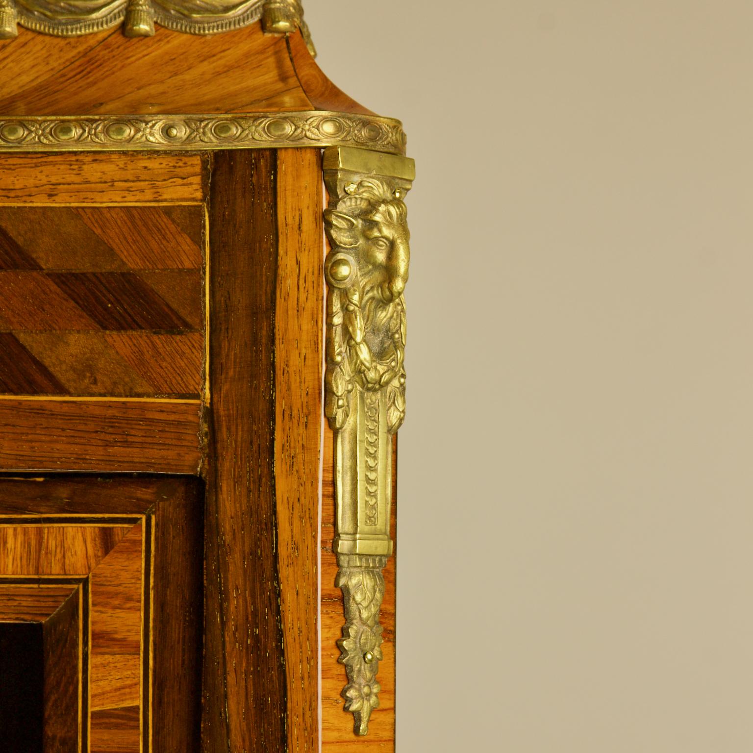 French 18th Century Louis XV Transition Period Cube Marquetry Vitrine or Library For Sale 1