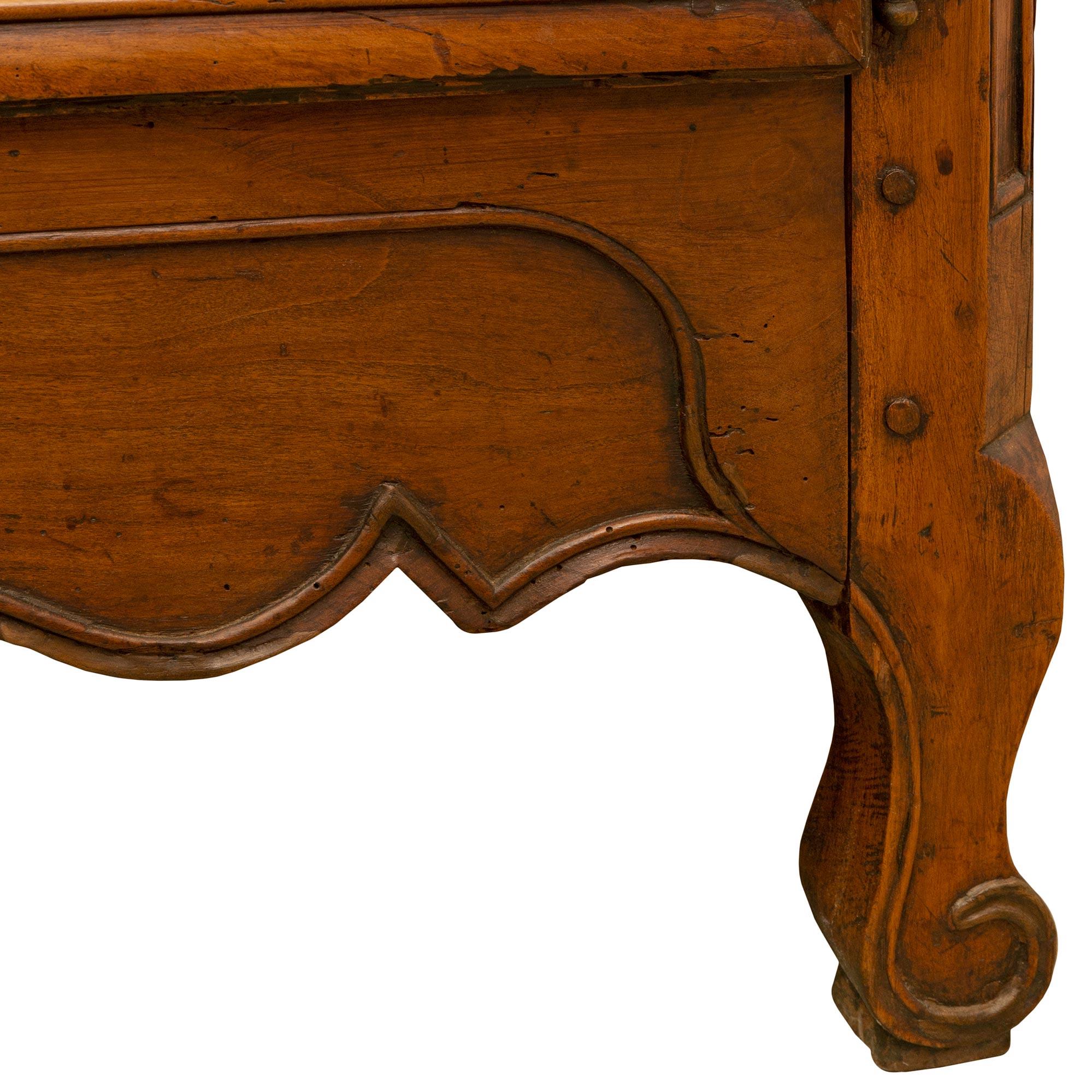French 18th Century Louis XV Walnut Buffet For Sale 7