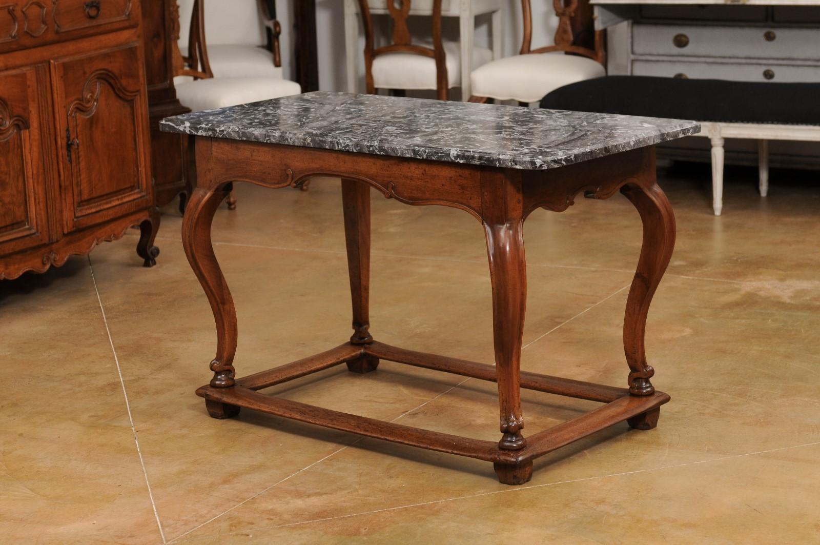 French 18th Century Louis XV Walnut Center Table with Variegated Grey Marble Top For Sale 7
