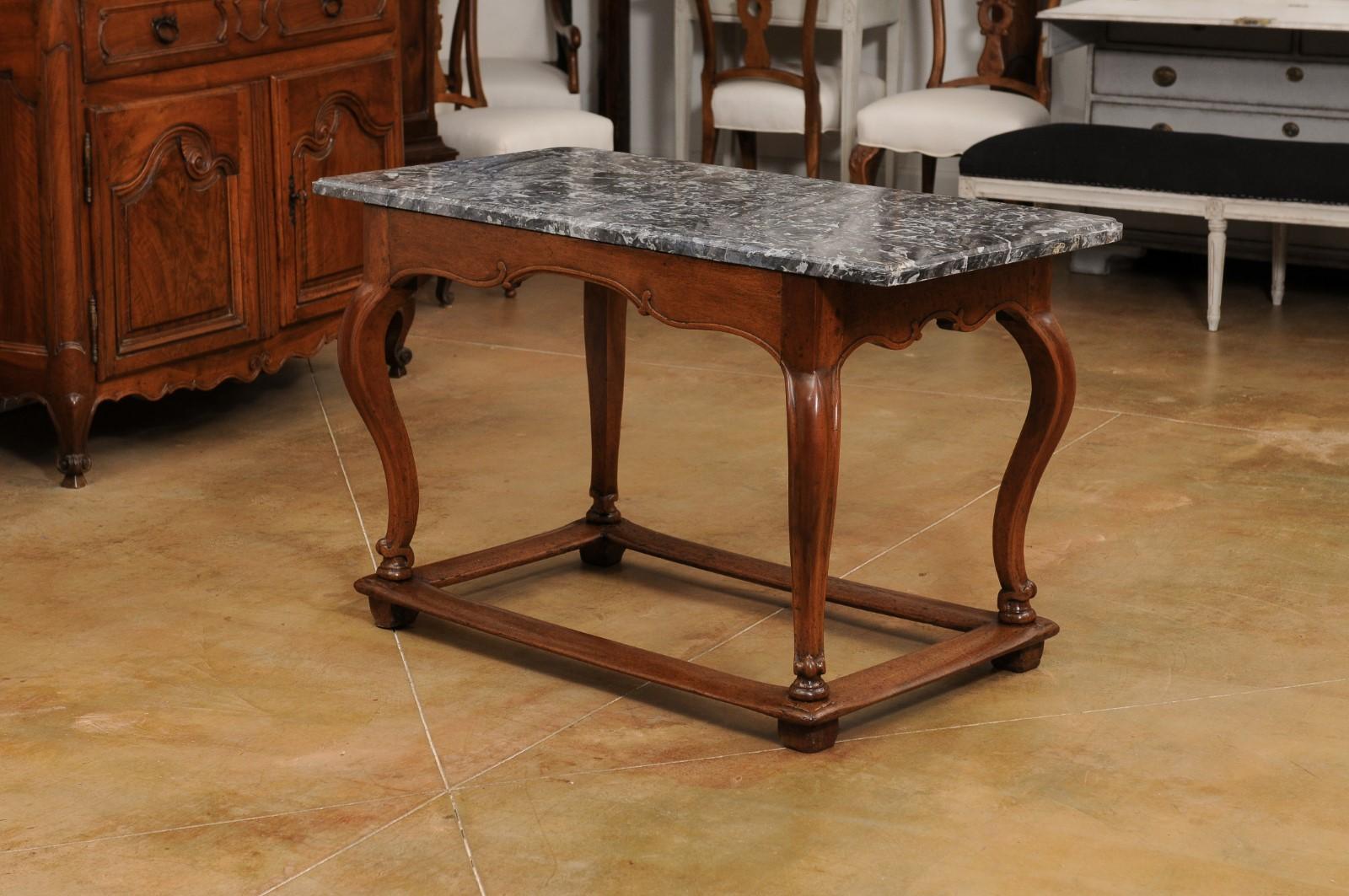 French 18th Century Louis XV Walnut Center Table with Variegated Grey Marble Top For Sale 3