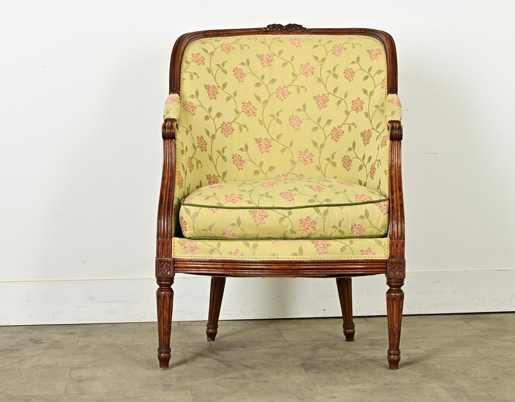 Carved French 18th Century Louis XVI Bergere