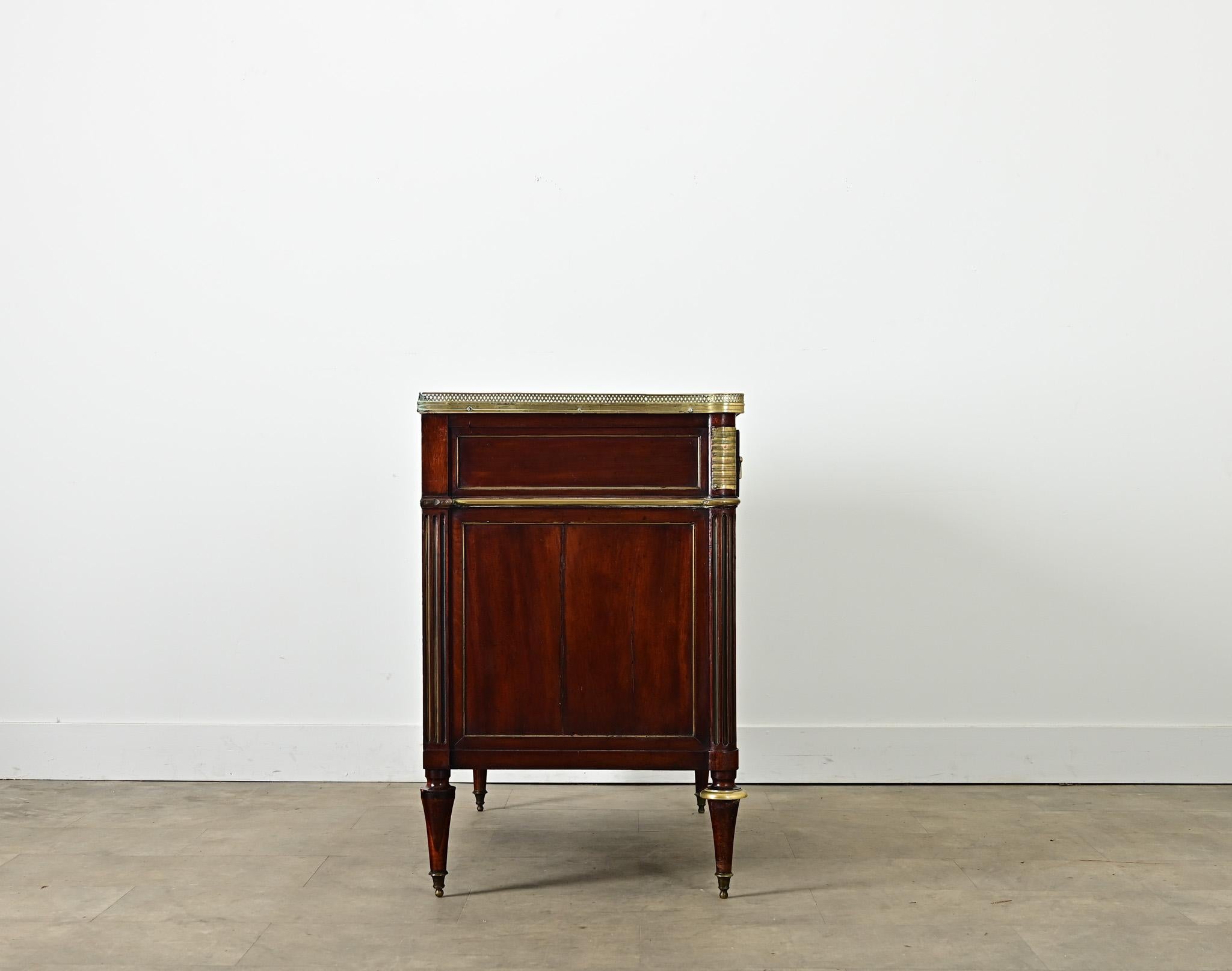 French 18th Century Louis XVI Commode For Sale 6