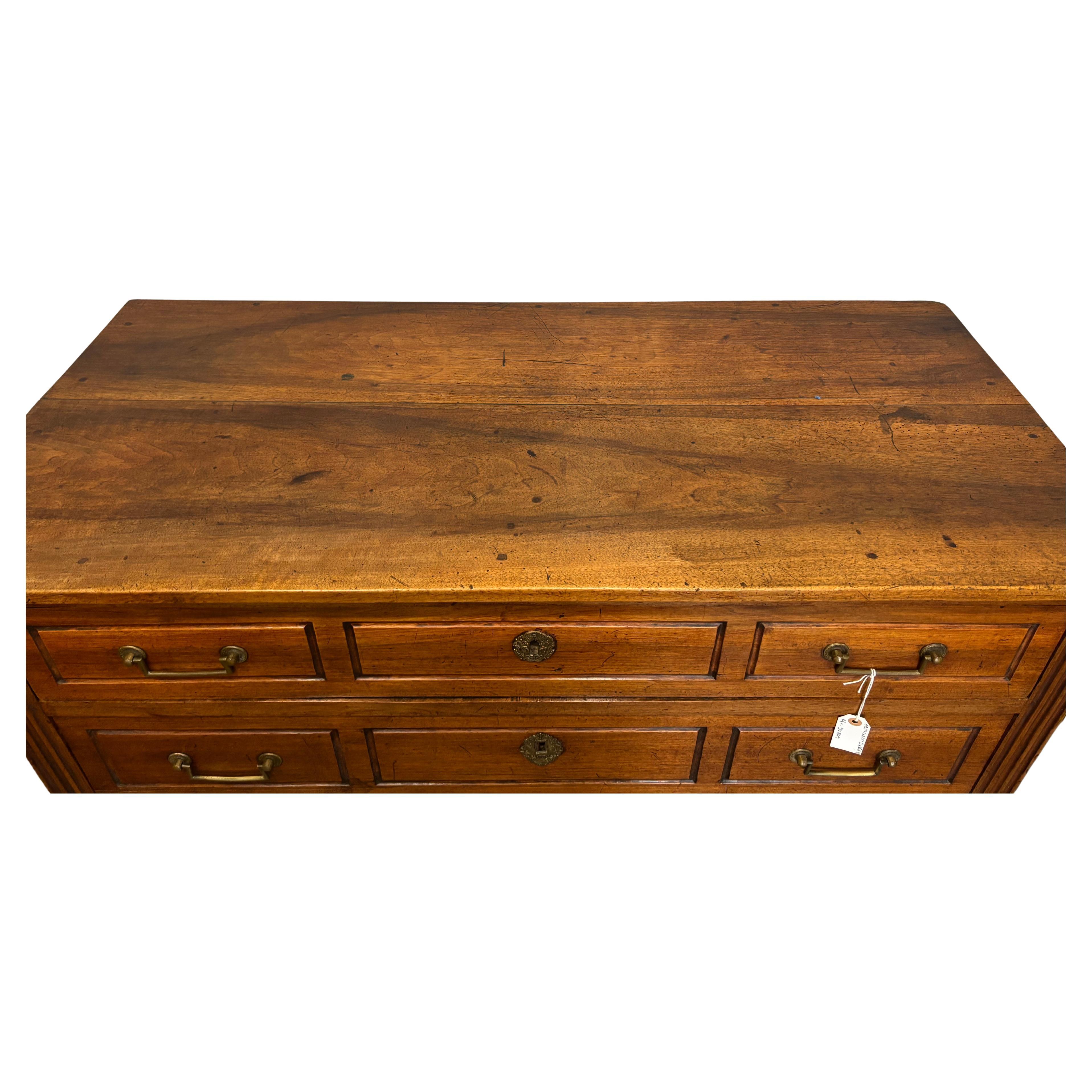 French 18th Century Louis XVI Commode In Good Condition For Sale In Stockbridge, GA