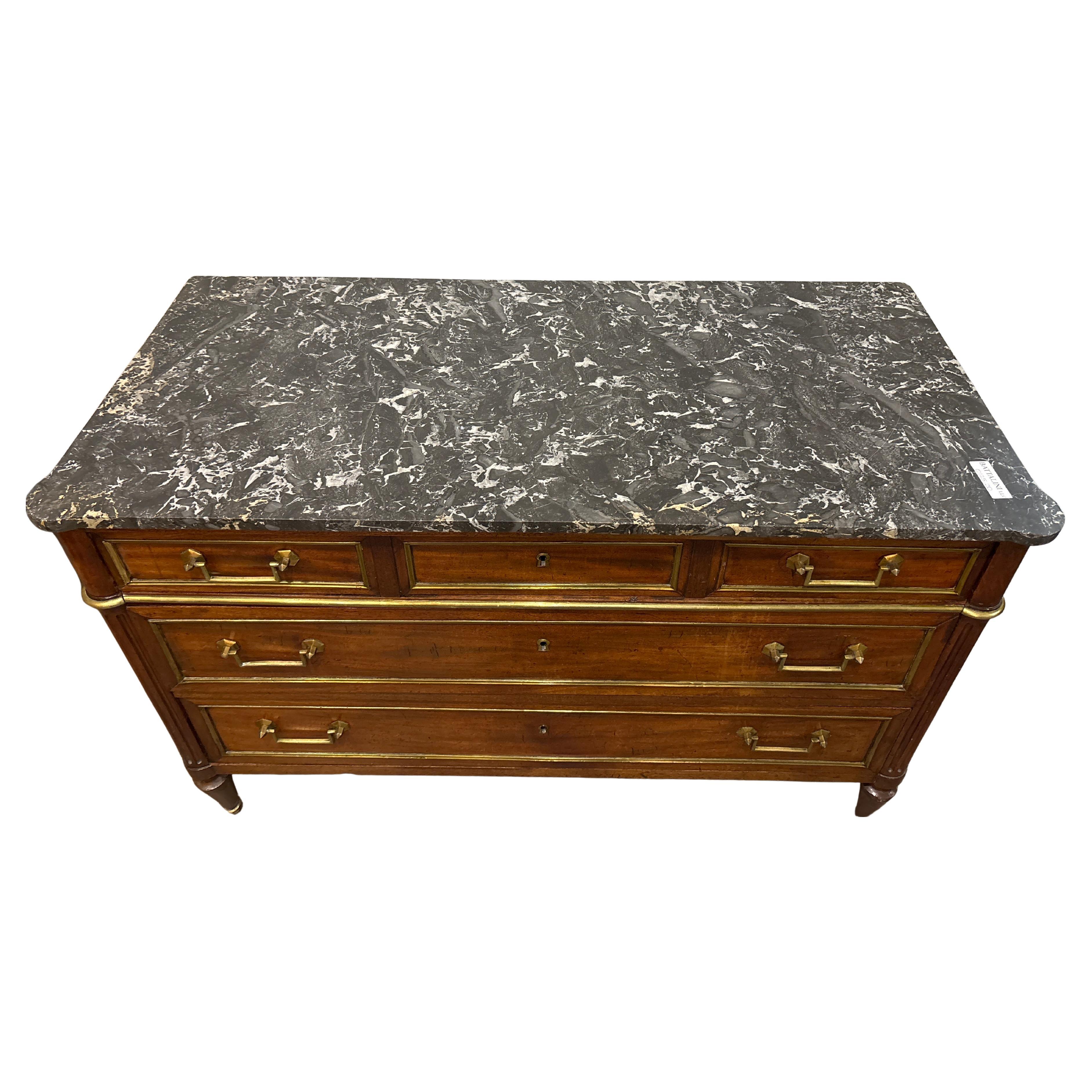 Commode Louis XVI française du 18ème siècle Bon état - En vente à Stockbridge, GA