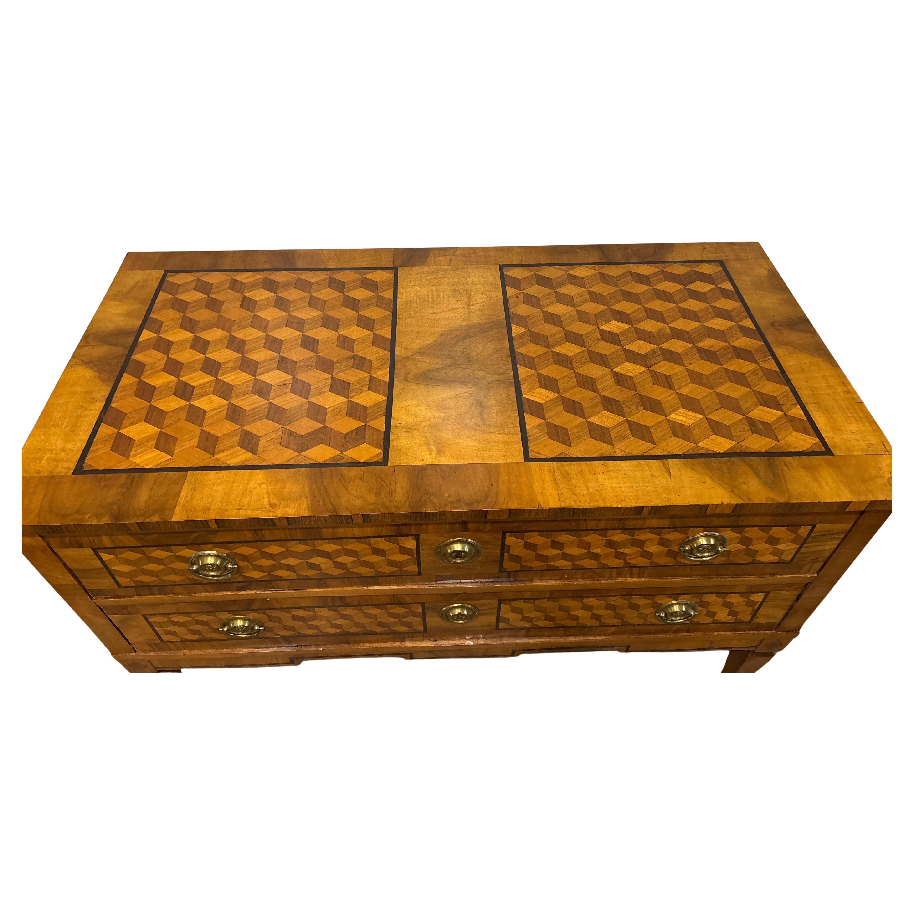 Commode francese del XVIII secolo Luigi XVI In condizioni buone in vendita a Stockbridge, GA