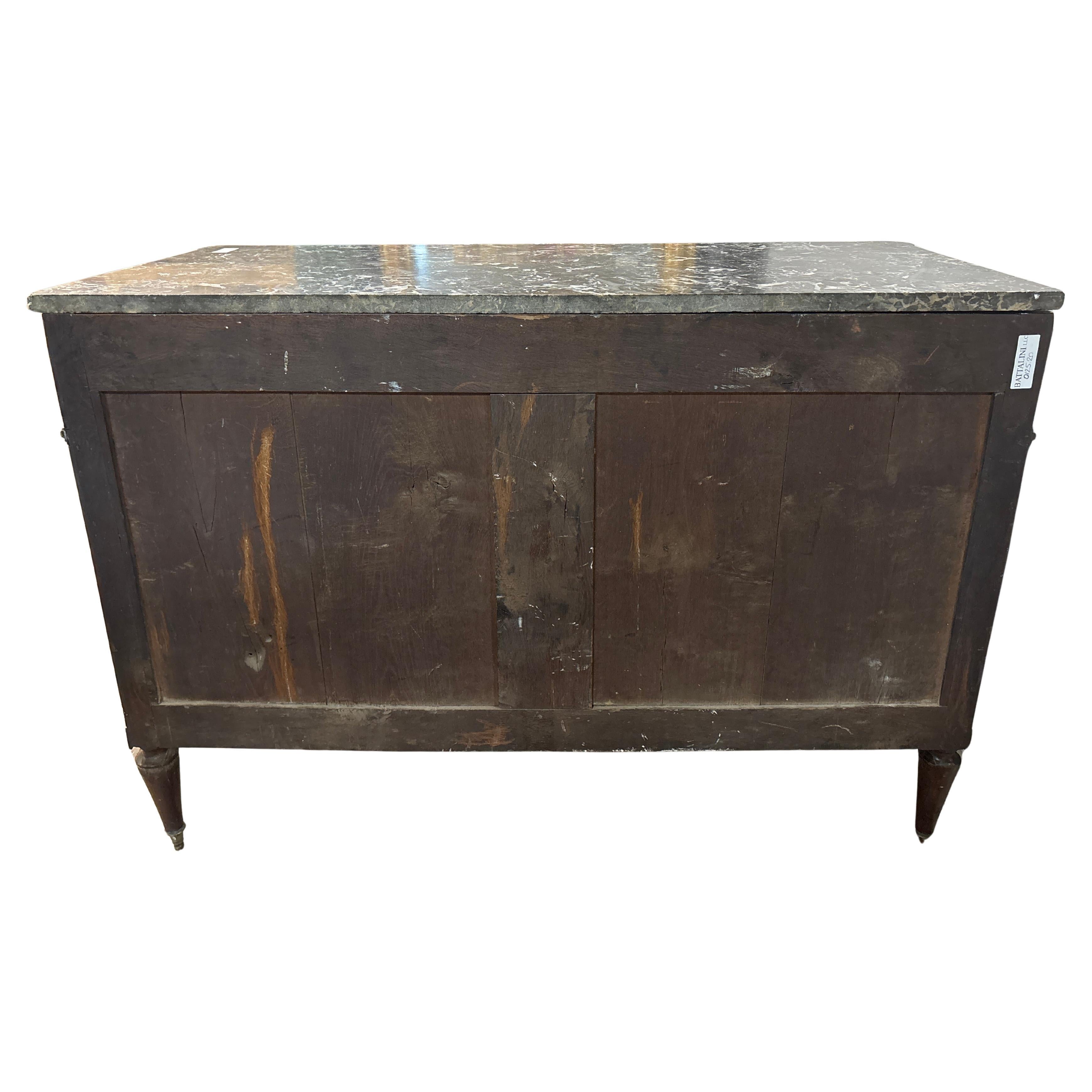 Commode Louis XVI française du 18ème siècle en vente 3