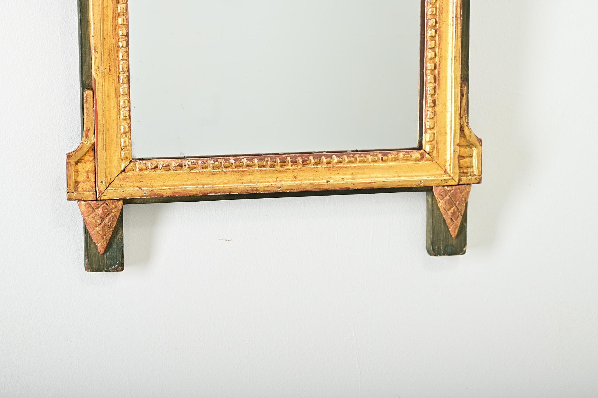 Miroir Louis XVI doré et peint du 18ème siècle Bon état - En vente à Baton Rouge, LA