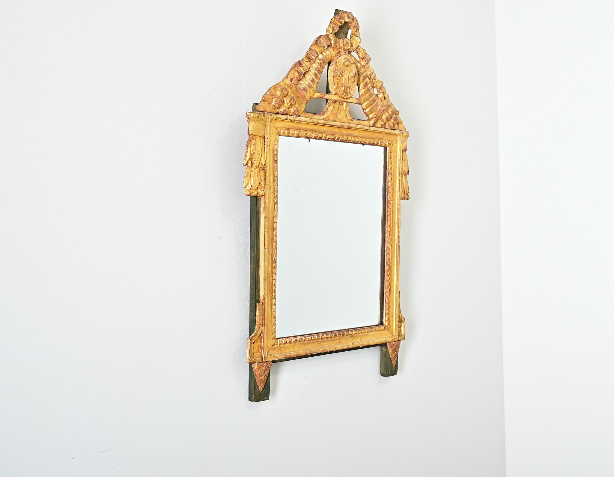 XVIIIe siècle et antérieur Miroir Louis XVI doré et peint du 18ème siècle en vente