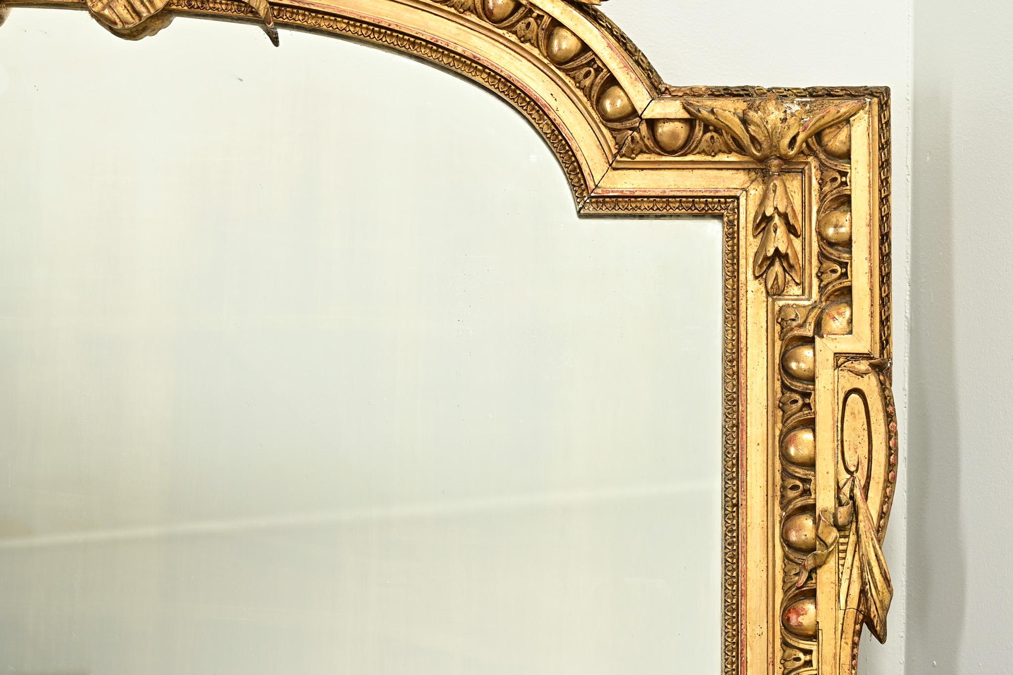 French 18th Century Louis XVI Gold Gilt Mirror For Sale 4