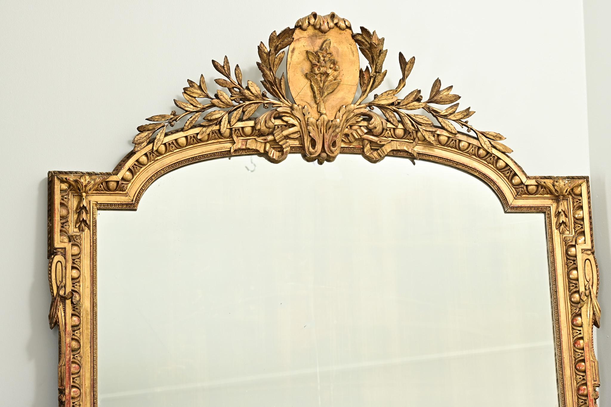 Hand-Crafted French 18th Century Louis XVI Gold Gilt Mirror For Sale