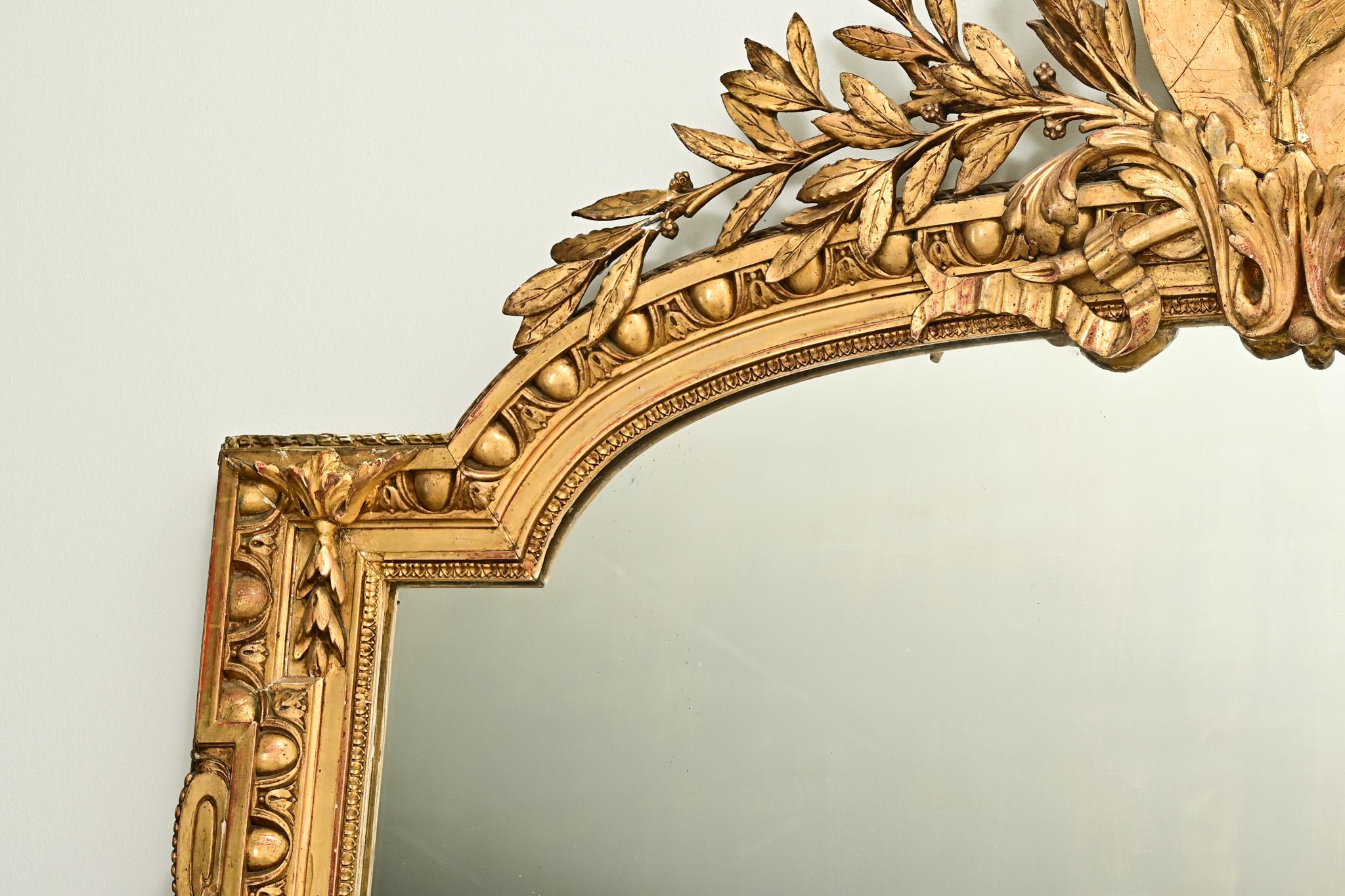 French 18th Century Louis XVI Gold Gilt Mirror For Sale 3