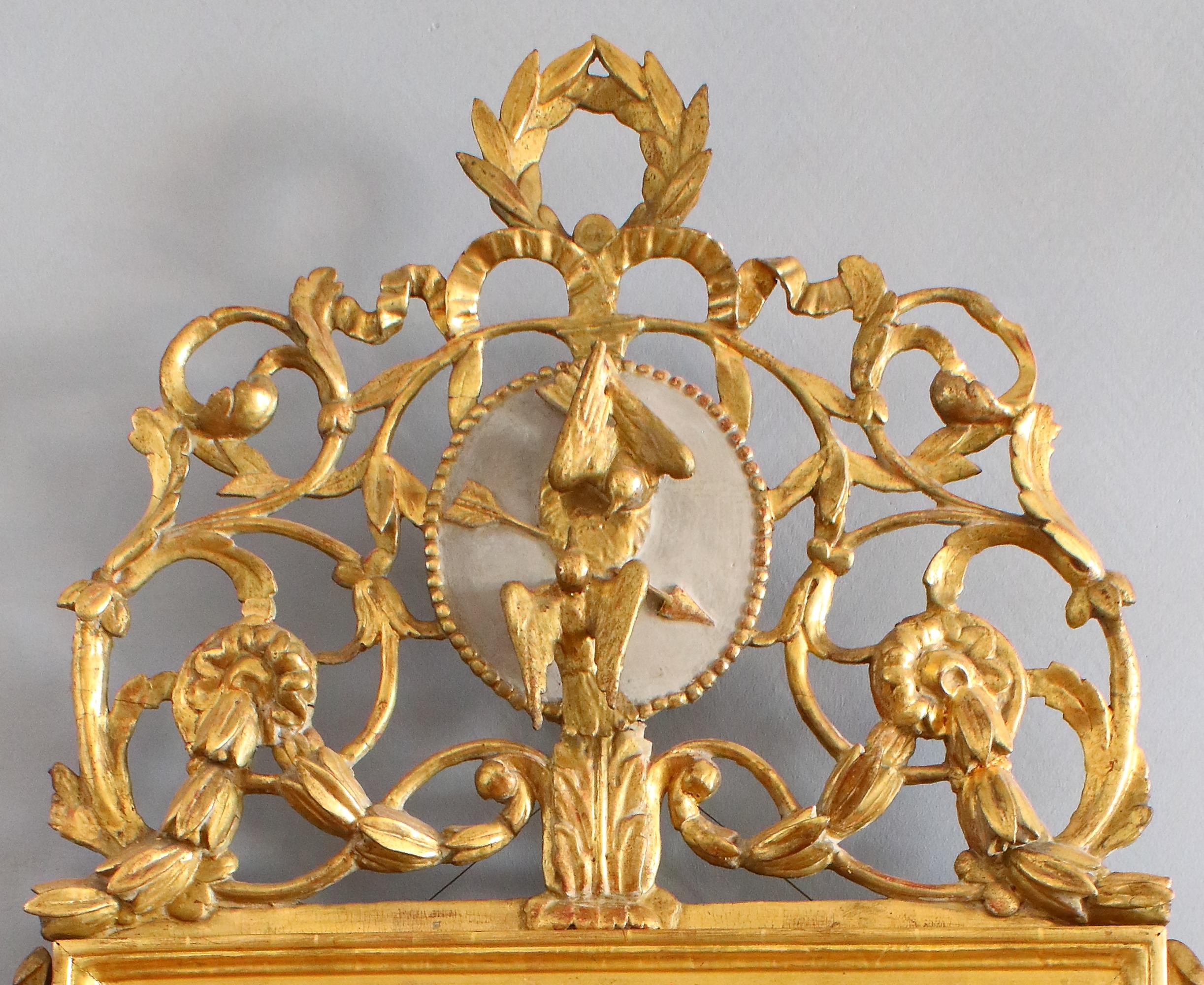 French 18th Century Louis XVI Neoclassical Giltwood Love Symbol Wall Mirror In Good Condition In Berlin, DE