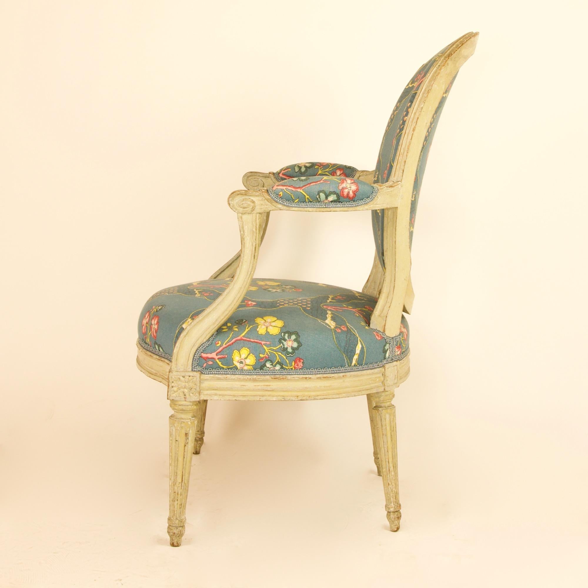 French 18th Century Louis XVI Painted Wood Armchair by George Jacob In Good Condition For Sale In Berlin, DE