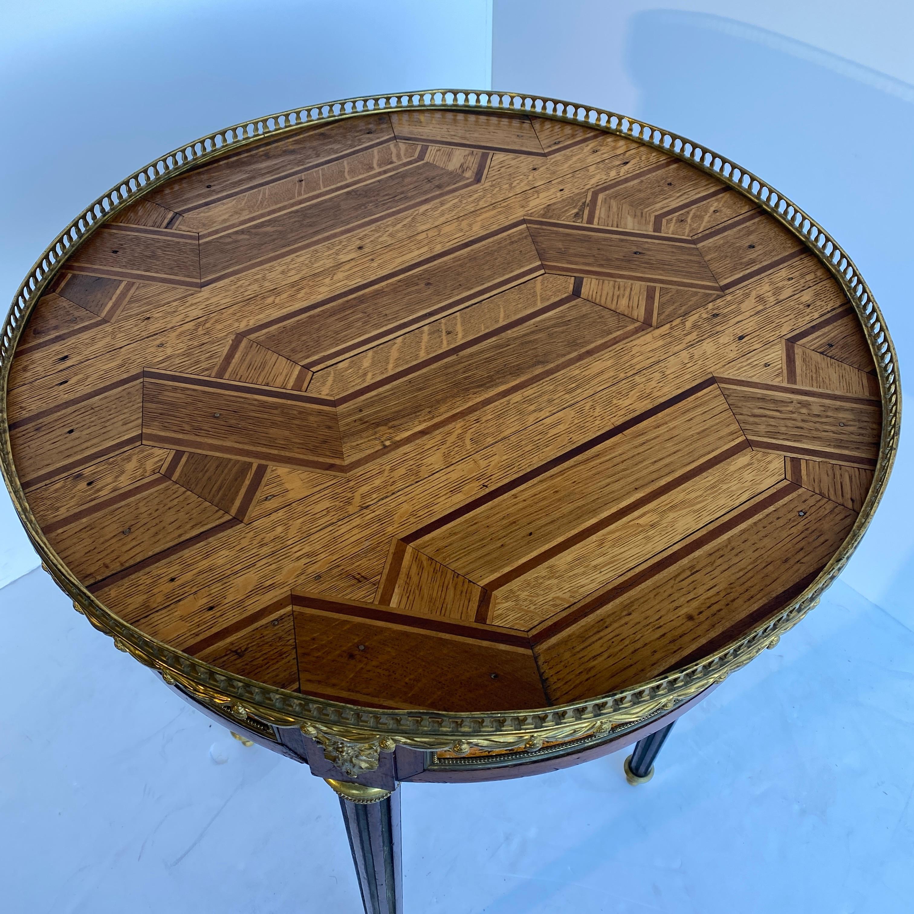 Tavolino Parquet Bouillotte francese del XVIII secolo Luigi XVI in vendita 4