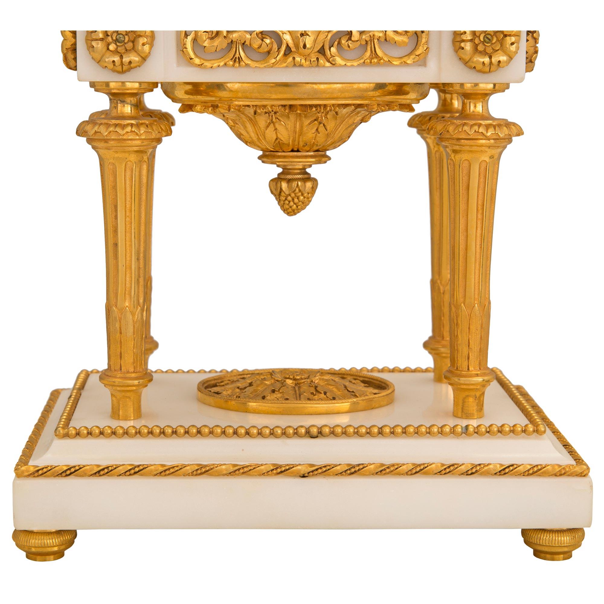 French 18th Century Louis XVI Period Carrara Marble and Ormolu Garniture Set For Sale 3
