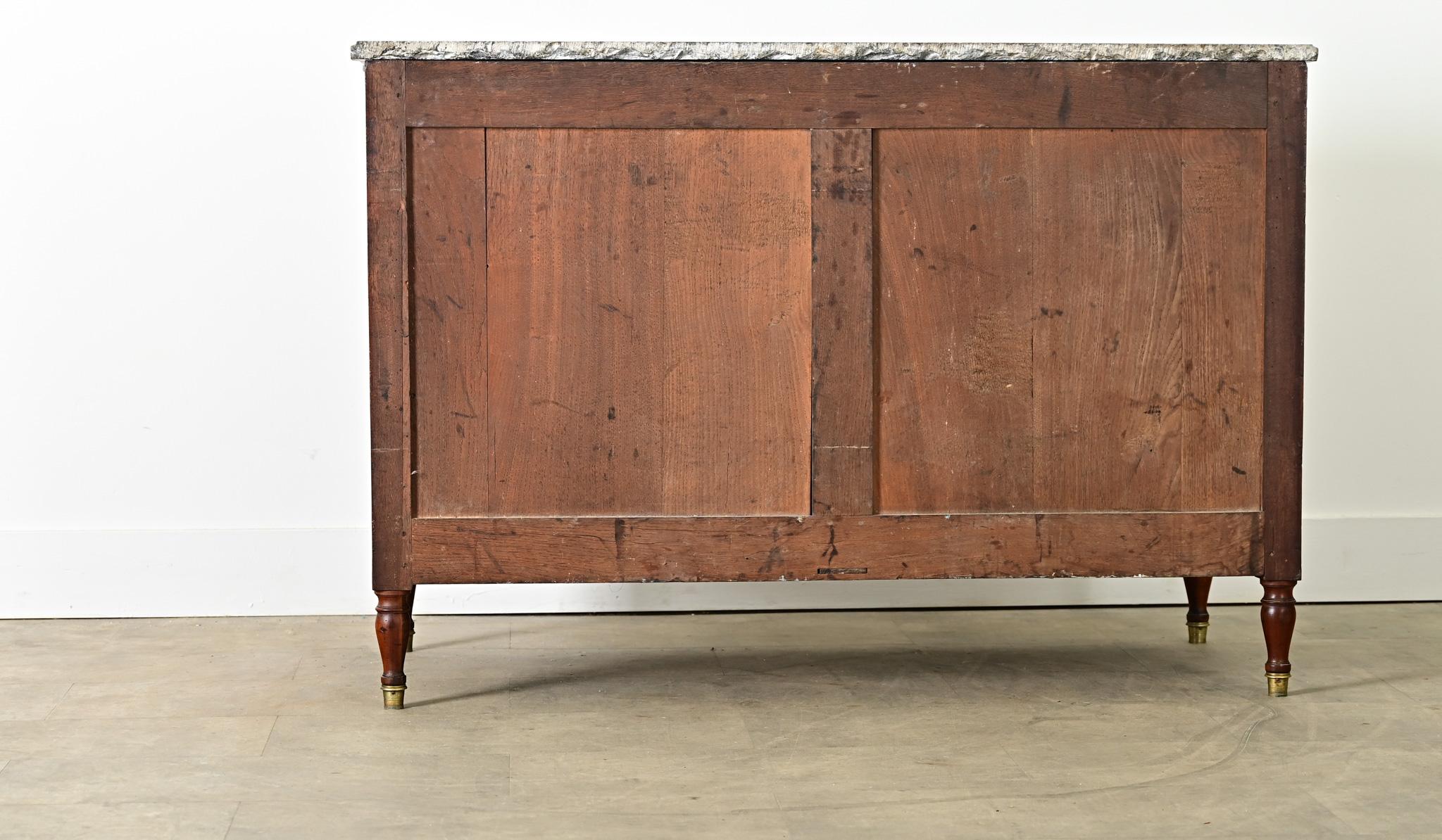 Cómoda francesa de época Luis XVI del siglo XVIII en venta 6