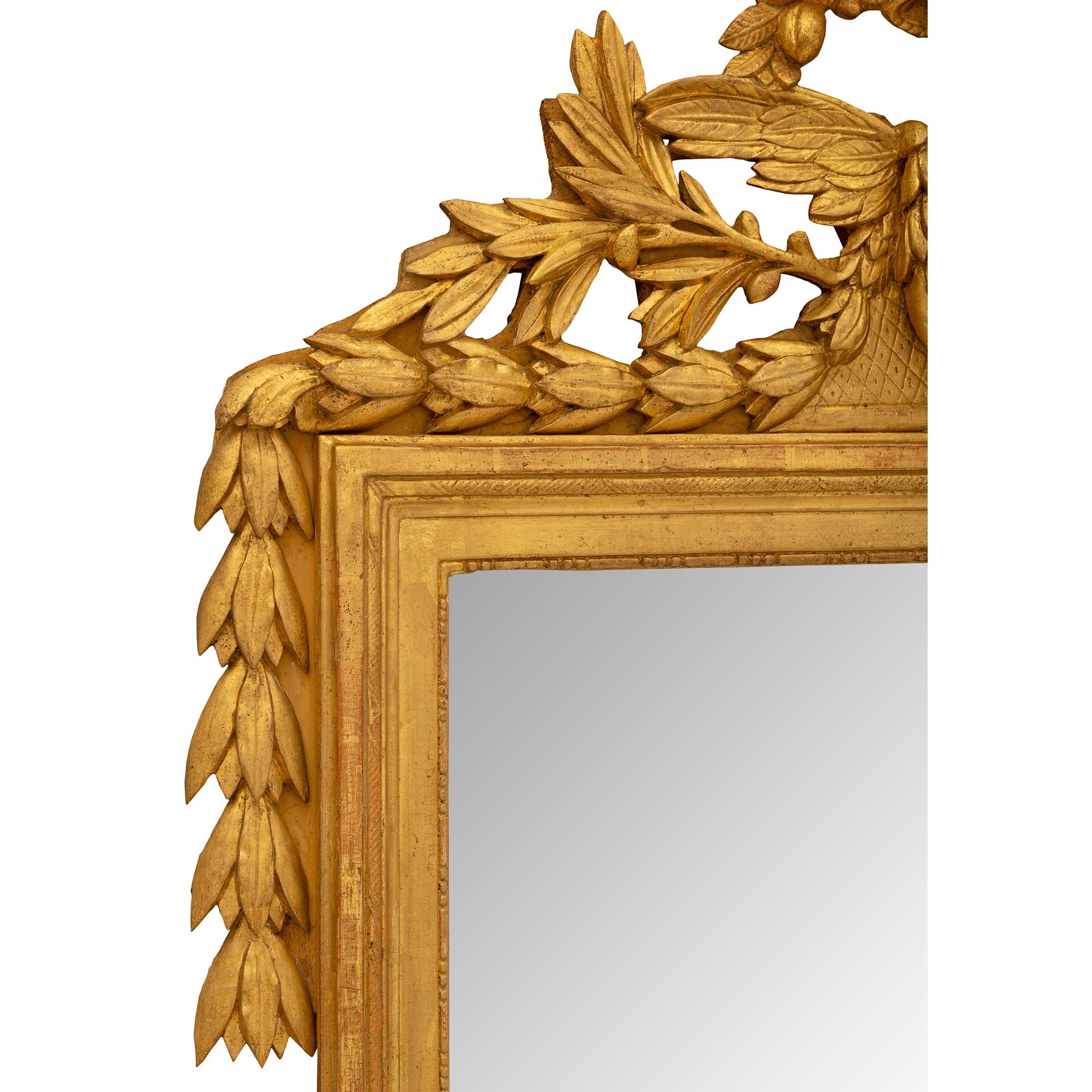Miroir français d'époque Louis XVI du 18ème siècle Bon état - En vente à West Palm Beach, FL