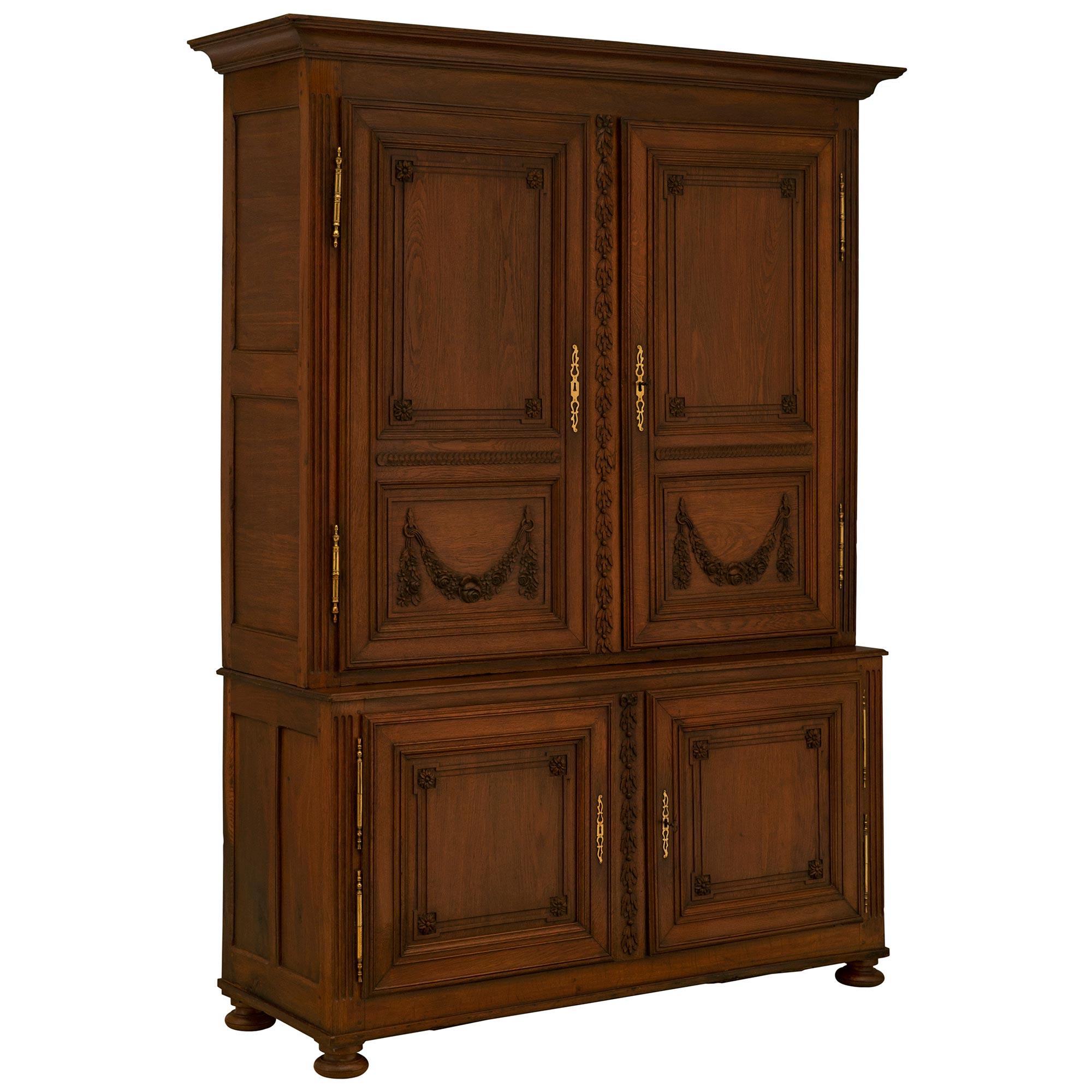 French 18th Century Louis XVI Period Honey Oak Armoire In Good Condition For Sale In West Palm Beach, FL