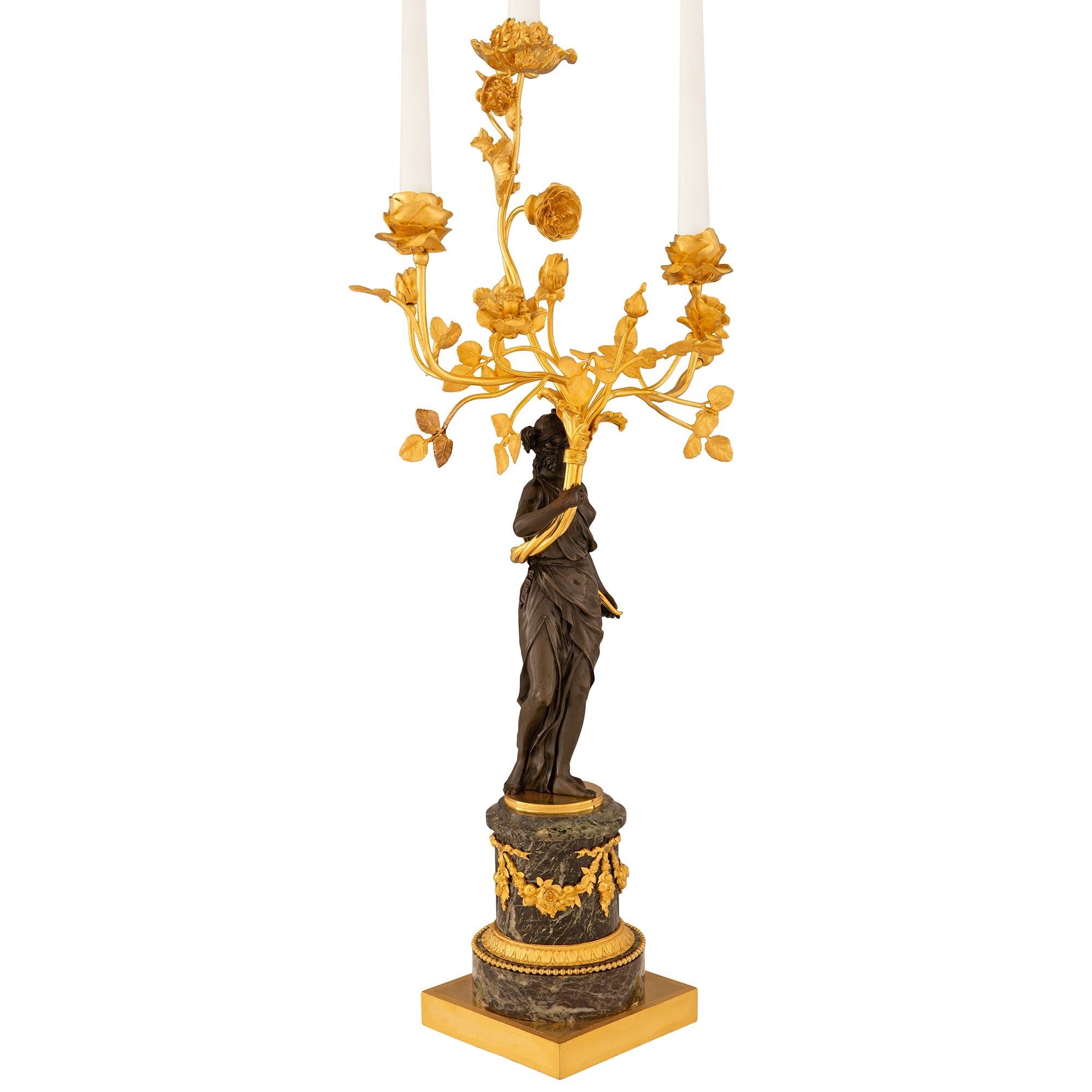 Francese Candelabri francesi del XVIII secolo di epoca Luigi XVI in marmo, Ormolu e bronzo in vendita