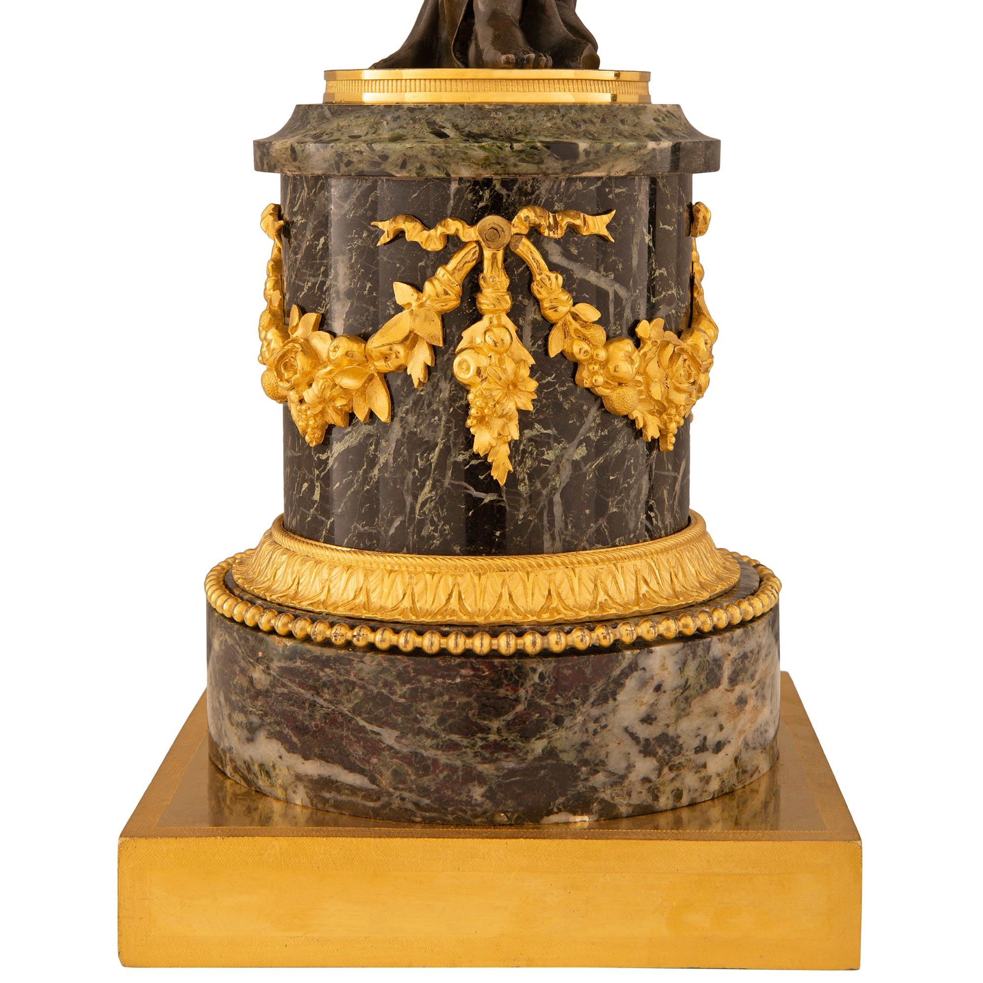 Candelabri francesi del XVIII secolo di epoca Luigi XVI in marmo, Ormolu e bronzo in vendita 2