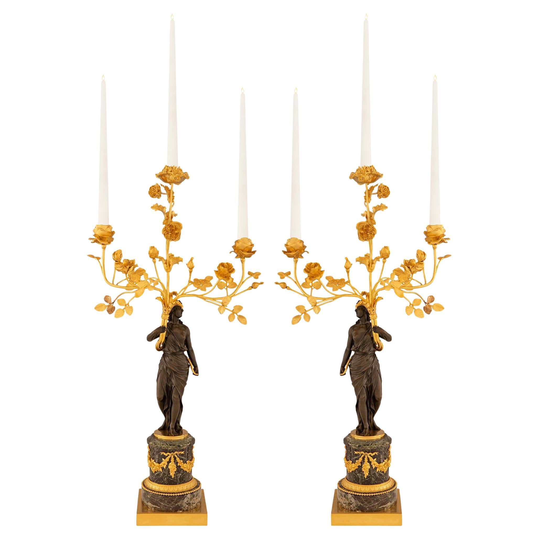 Chandeliers français du XVIIIe siècle d'époque Louis XVI en marbre, bronze et bronze doré