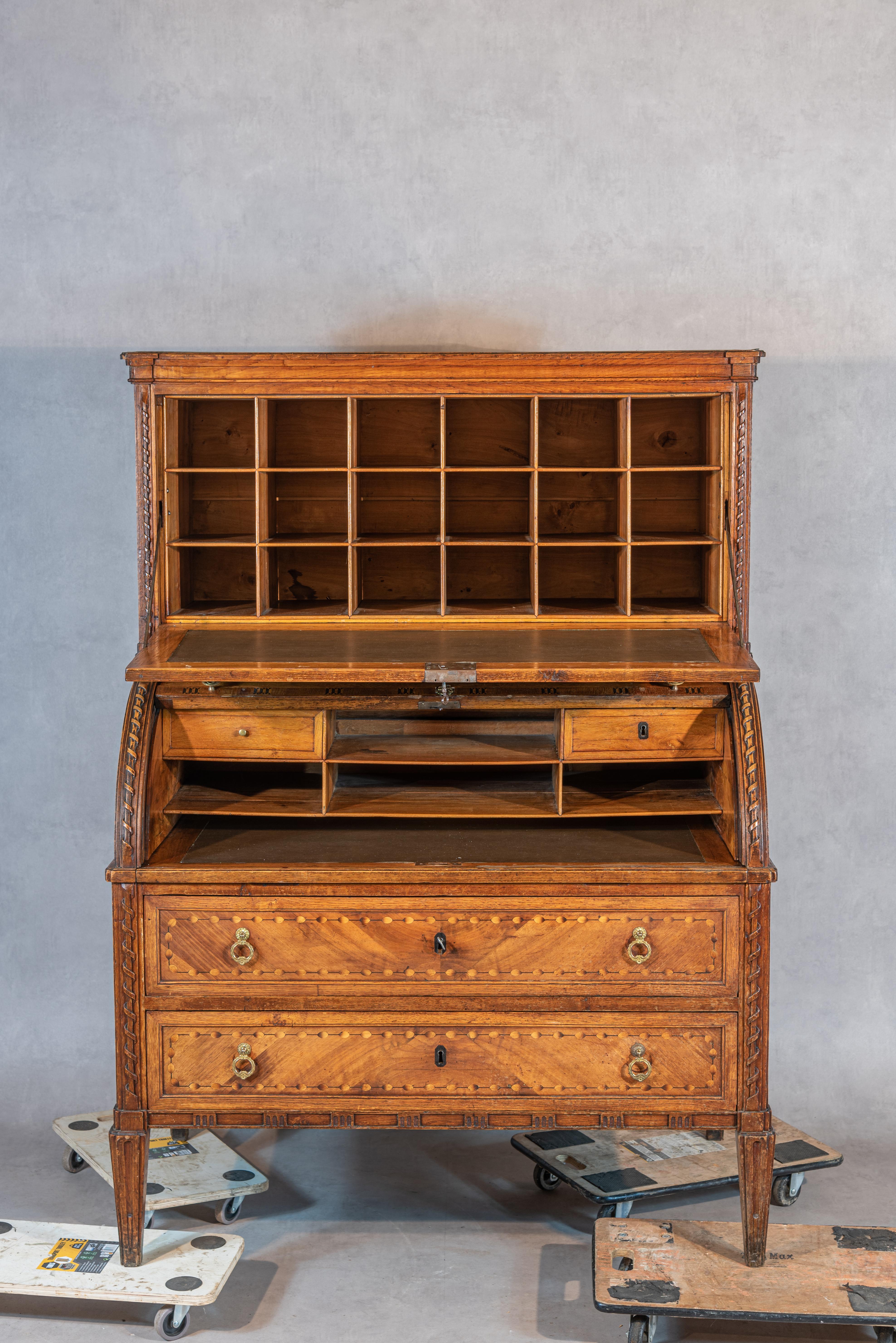 French 18th Century Louis XVI Period Marquetry Desk For Sale 2