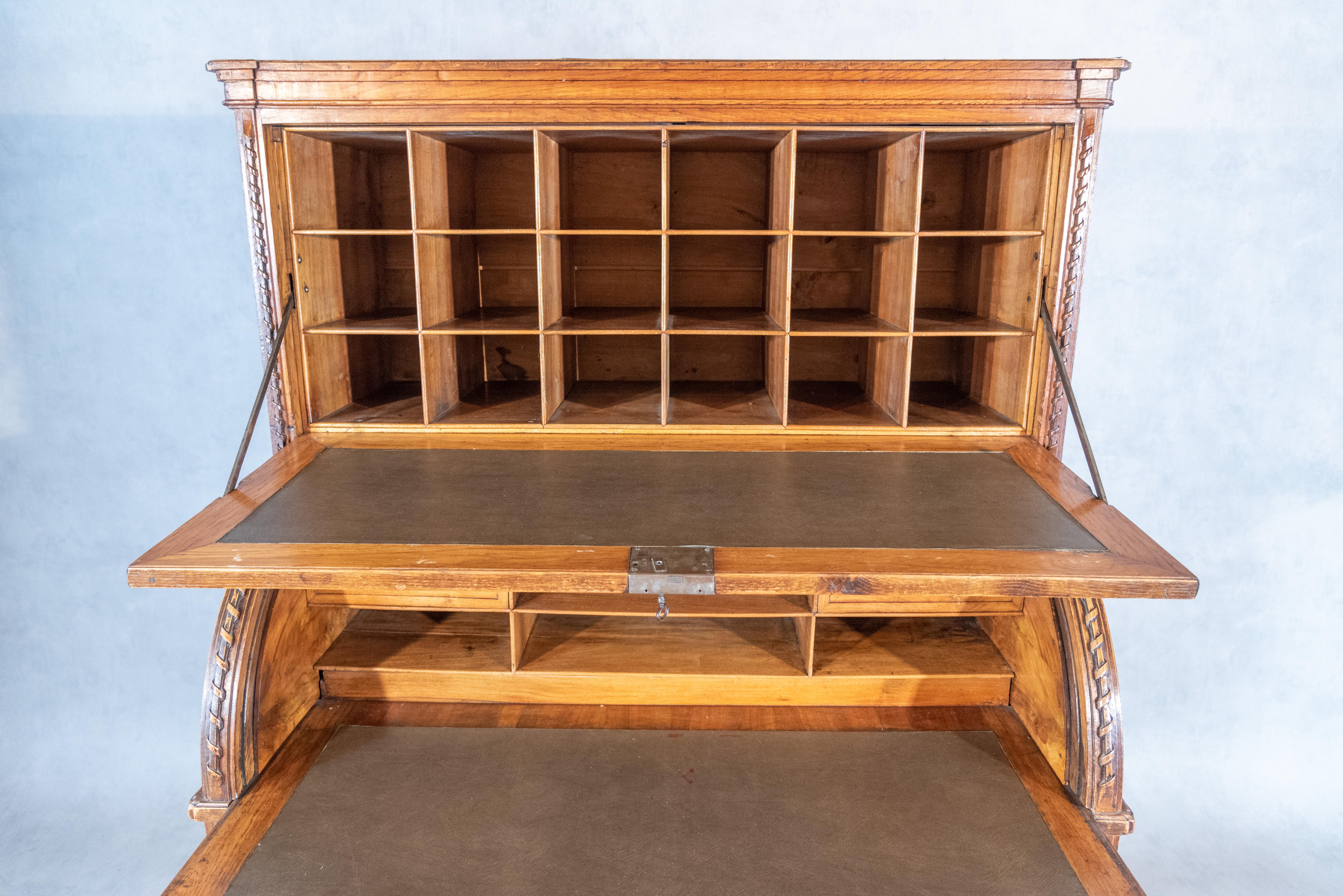 French 18th Century Louis XVI Period Marquetry Desk For Sale 3