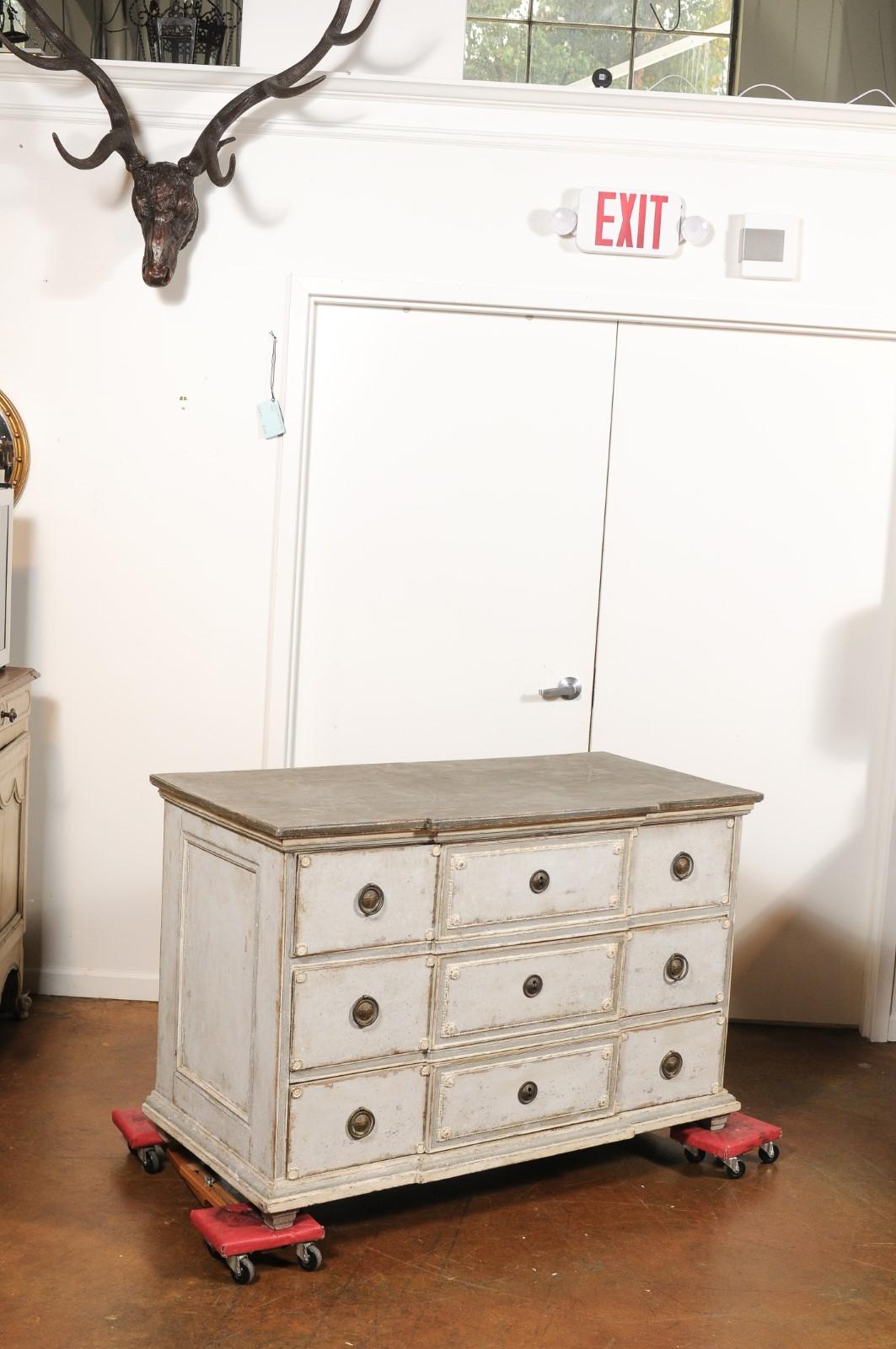 French 18th Century Louis XVI Period Painted Breakfront Three-Drawer Commode In Good Condition In Atlanta, GA