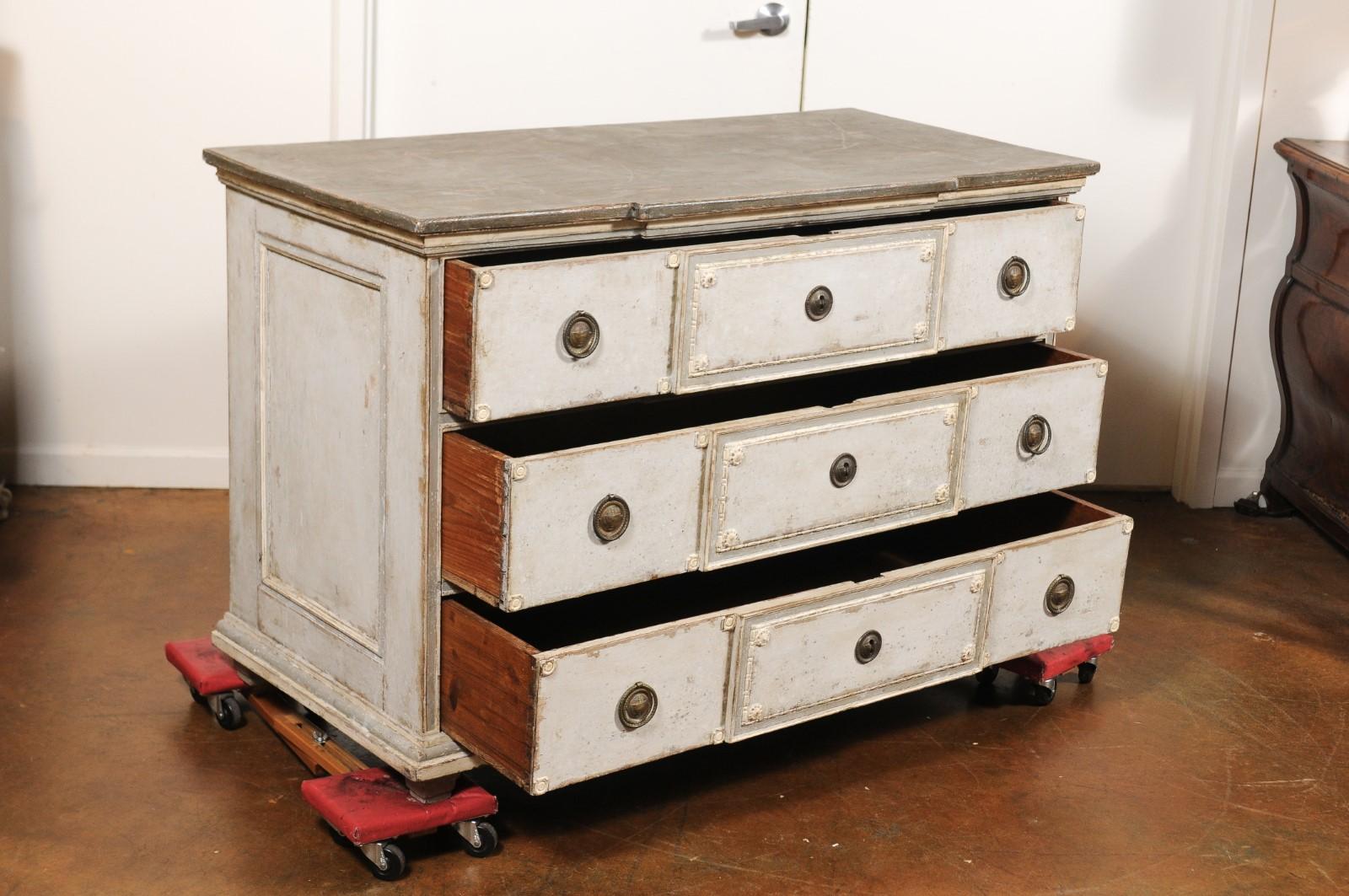 French 18th Century Louis XVI Period Painted Breakfront Three-Drawer Commode 2
