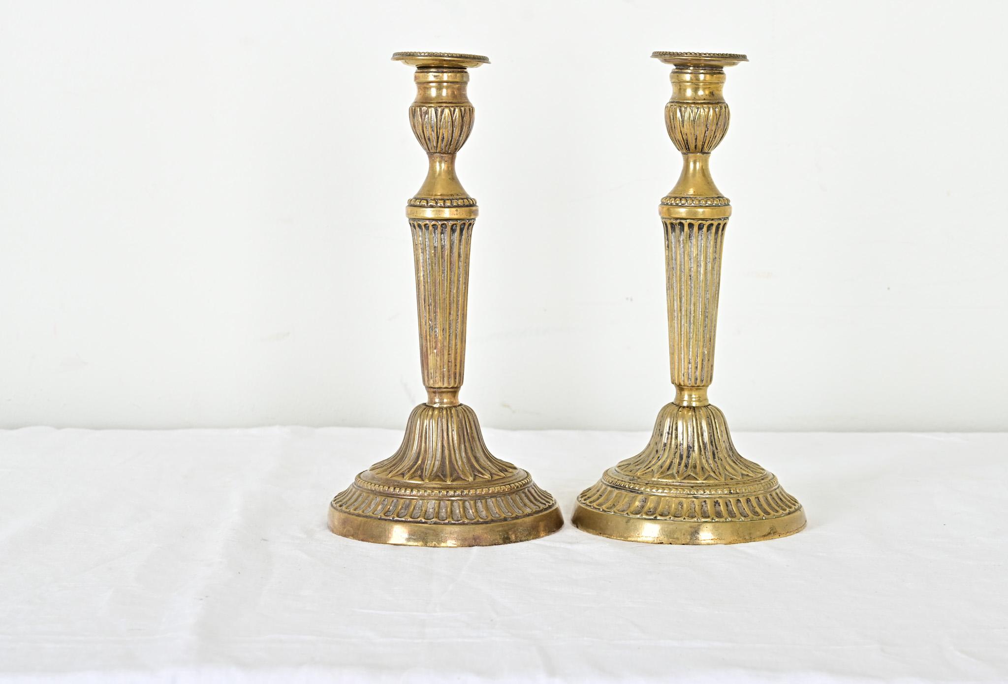 Candeleros franceses del siglo XVIII estilo Luis XVI Francés en venta