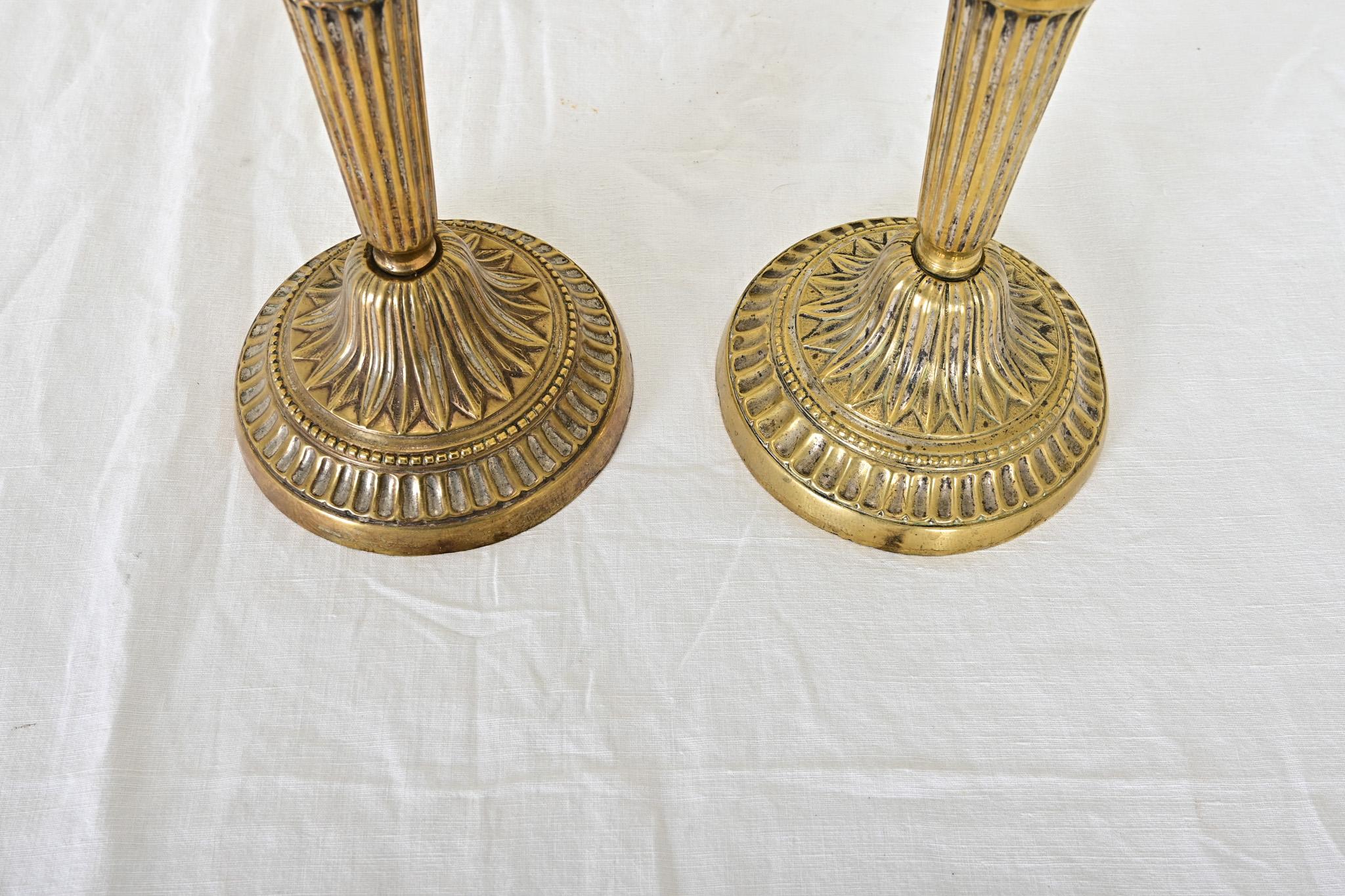 Candeleros franceses del siglo XVIII estilo Luis XVI en Bueno estado para la venta en Baton Rouge, LA
